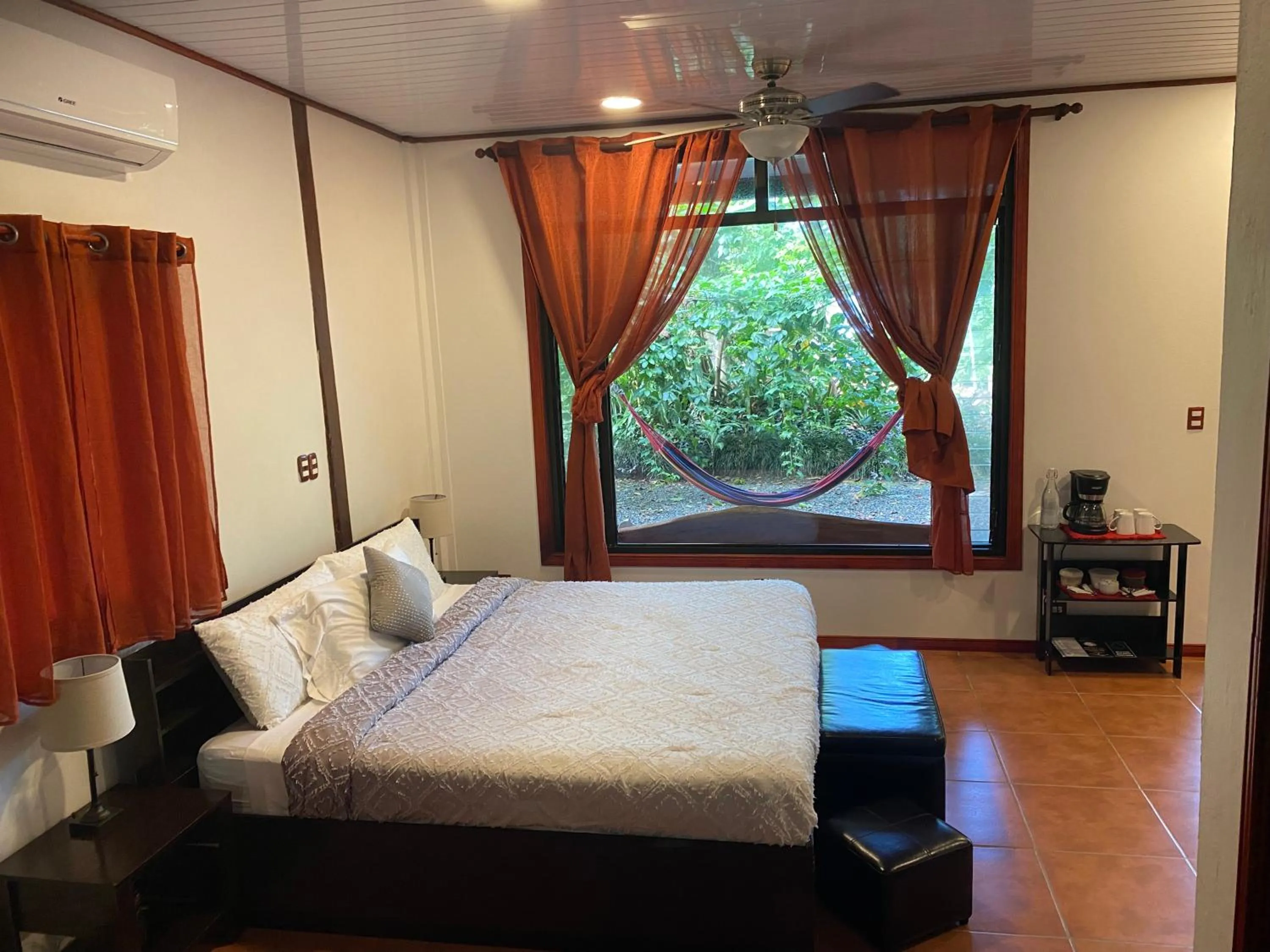 Bedroom in Hotel Casa Vito Beachfront