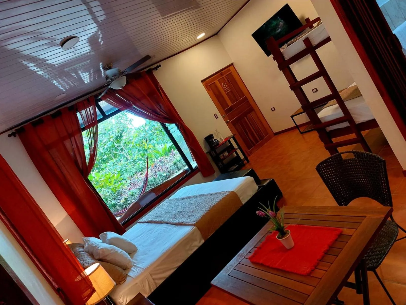 Bed in Hotel Casa Vito Beachfront