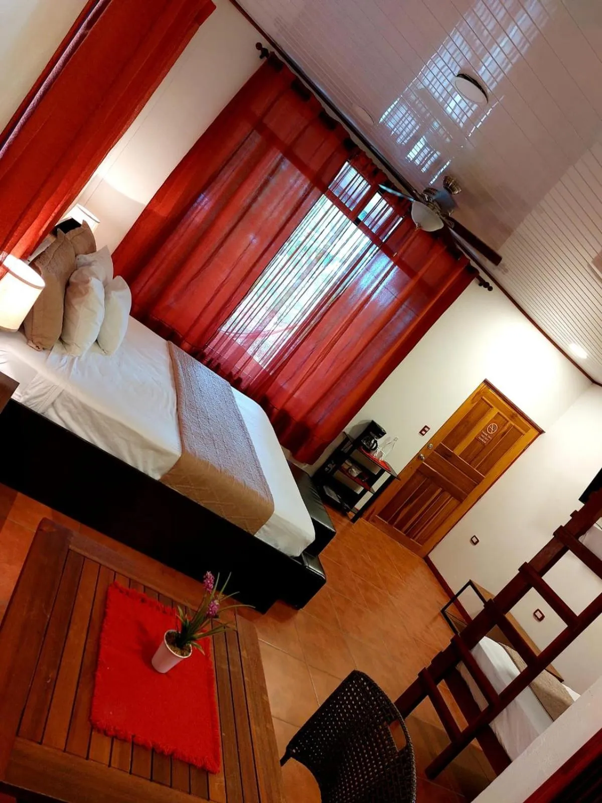 Bed in Hotel Casa Vito Beachfront