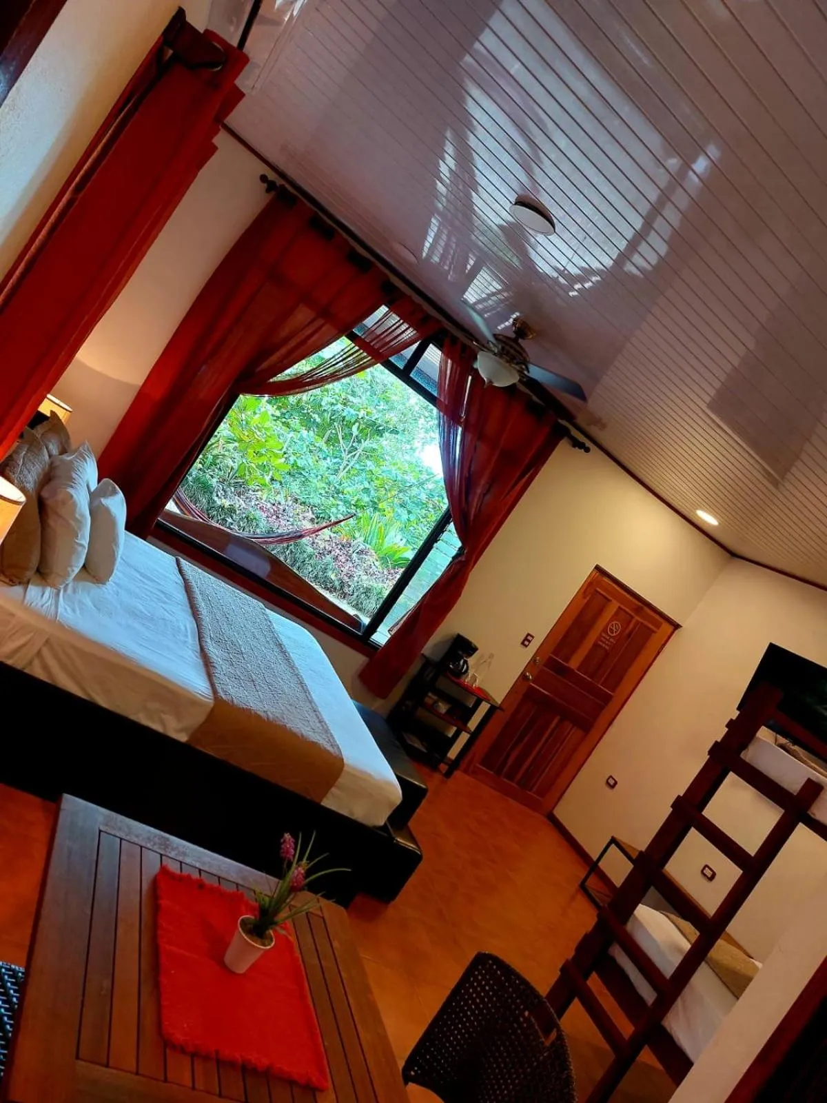 Bed in Hotel Casa Vito Beachfront