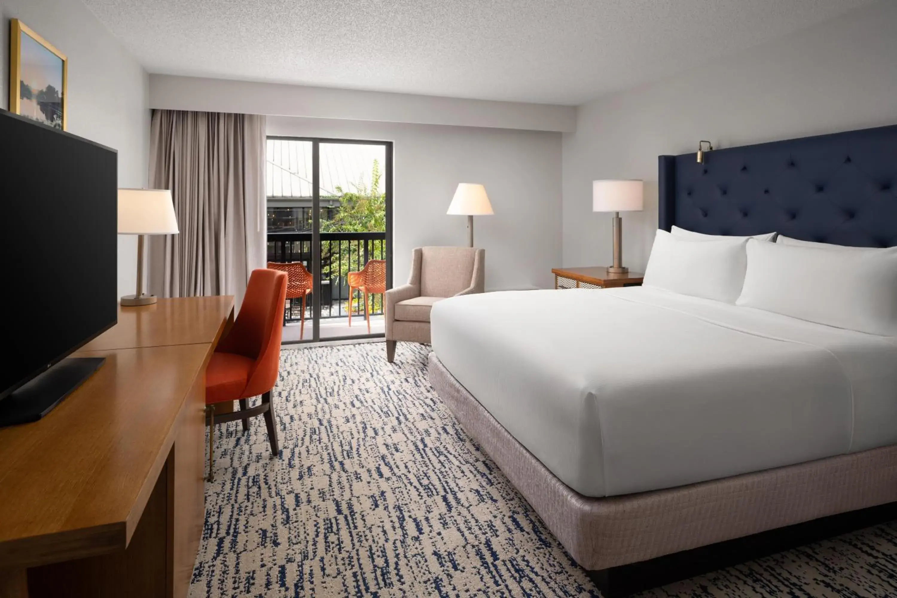 View (from property/room), Bed in DoubleTree by Hilton Gainesville View (from property/room), Bed in DoubleTree by Hilton Gainesville