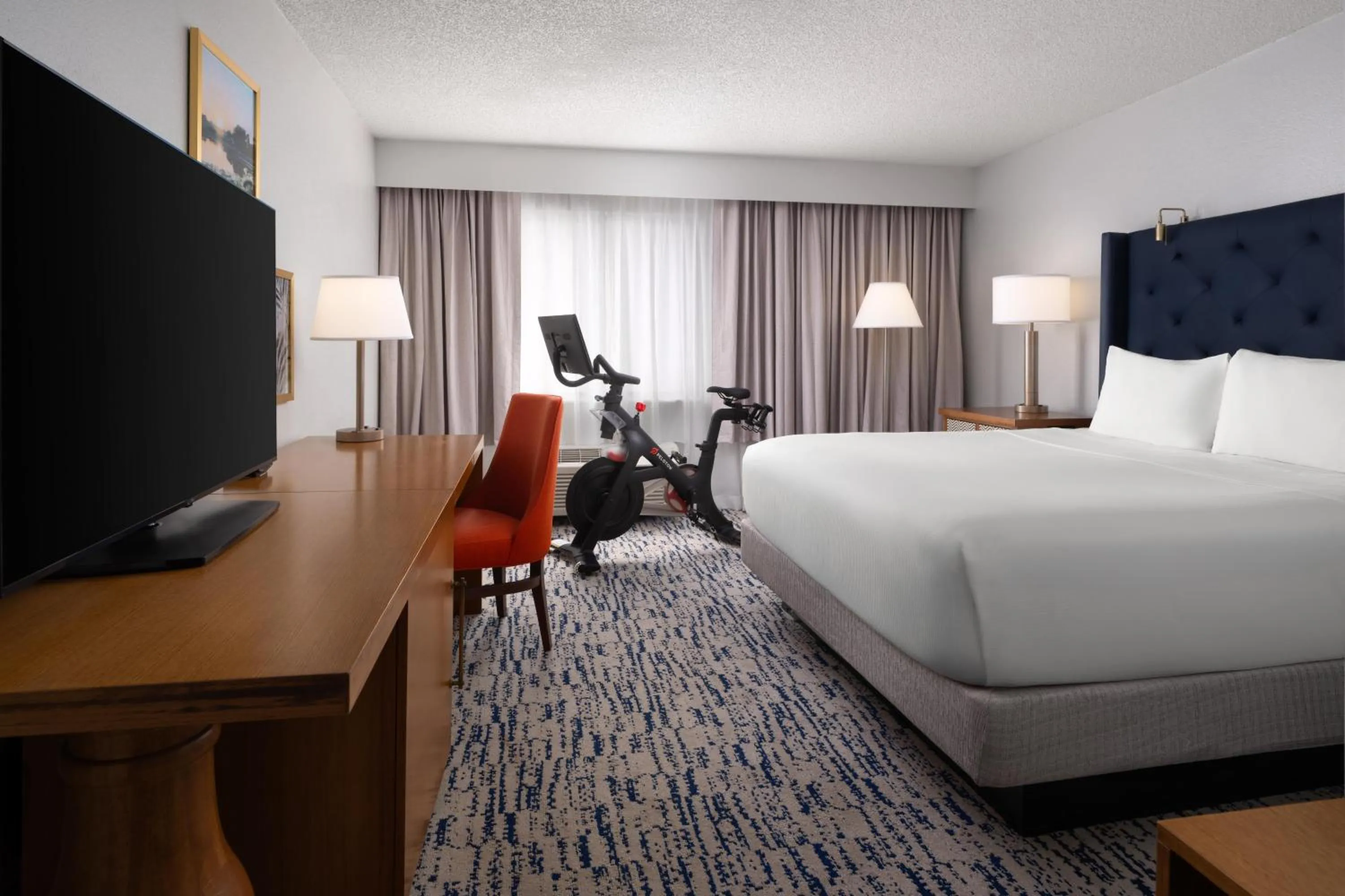 Bed in DoubleTree by Hilton Gainesville