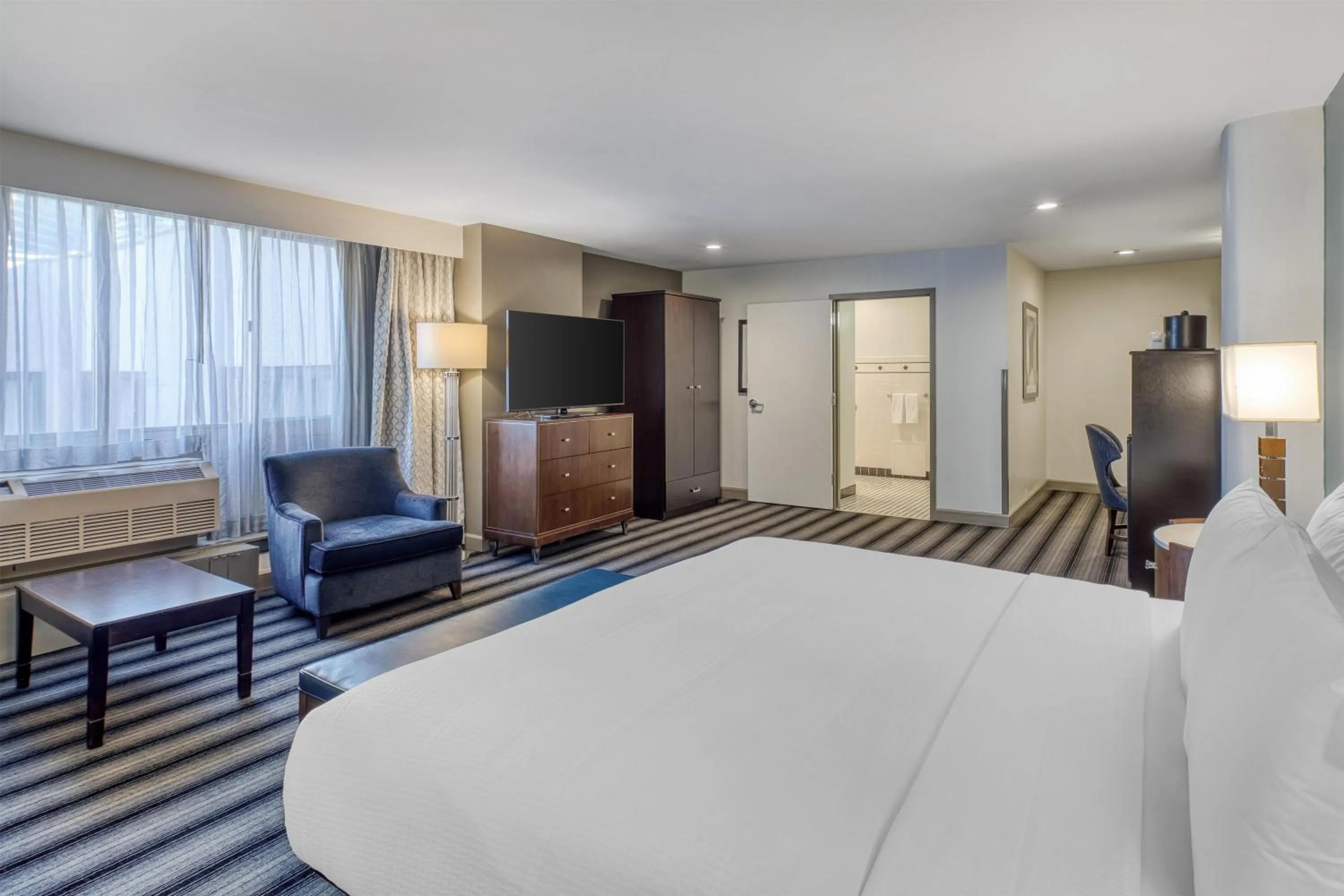 Bedroom, Bed in Best Western Chicago Downtown-River North