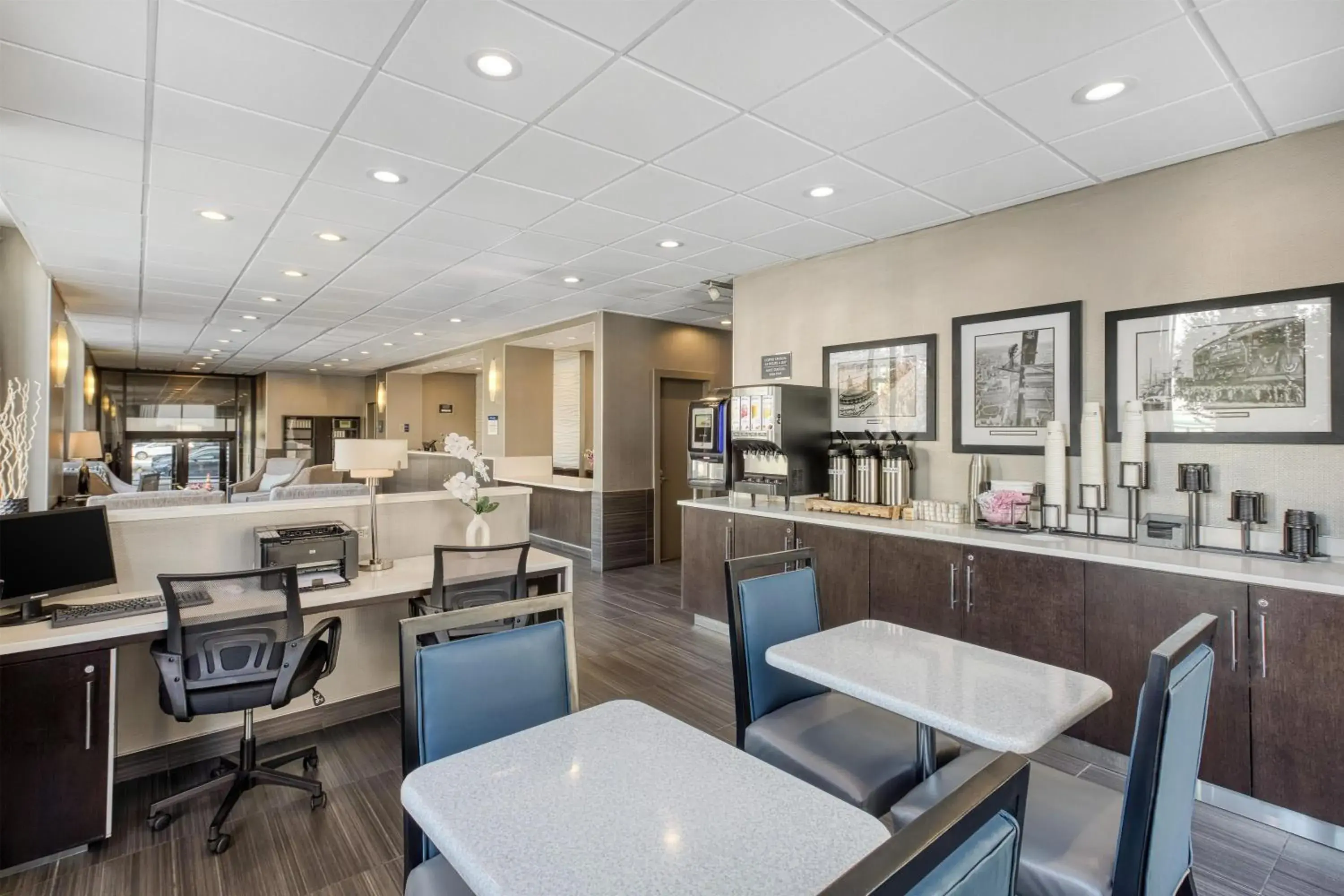 Breakfast in Best Western Chicago Downtown-River North Breakfast in Best Western Chicago Downtown-River North