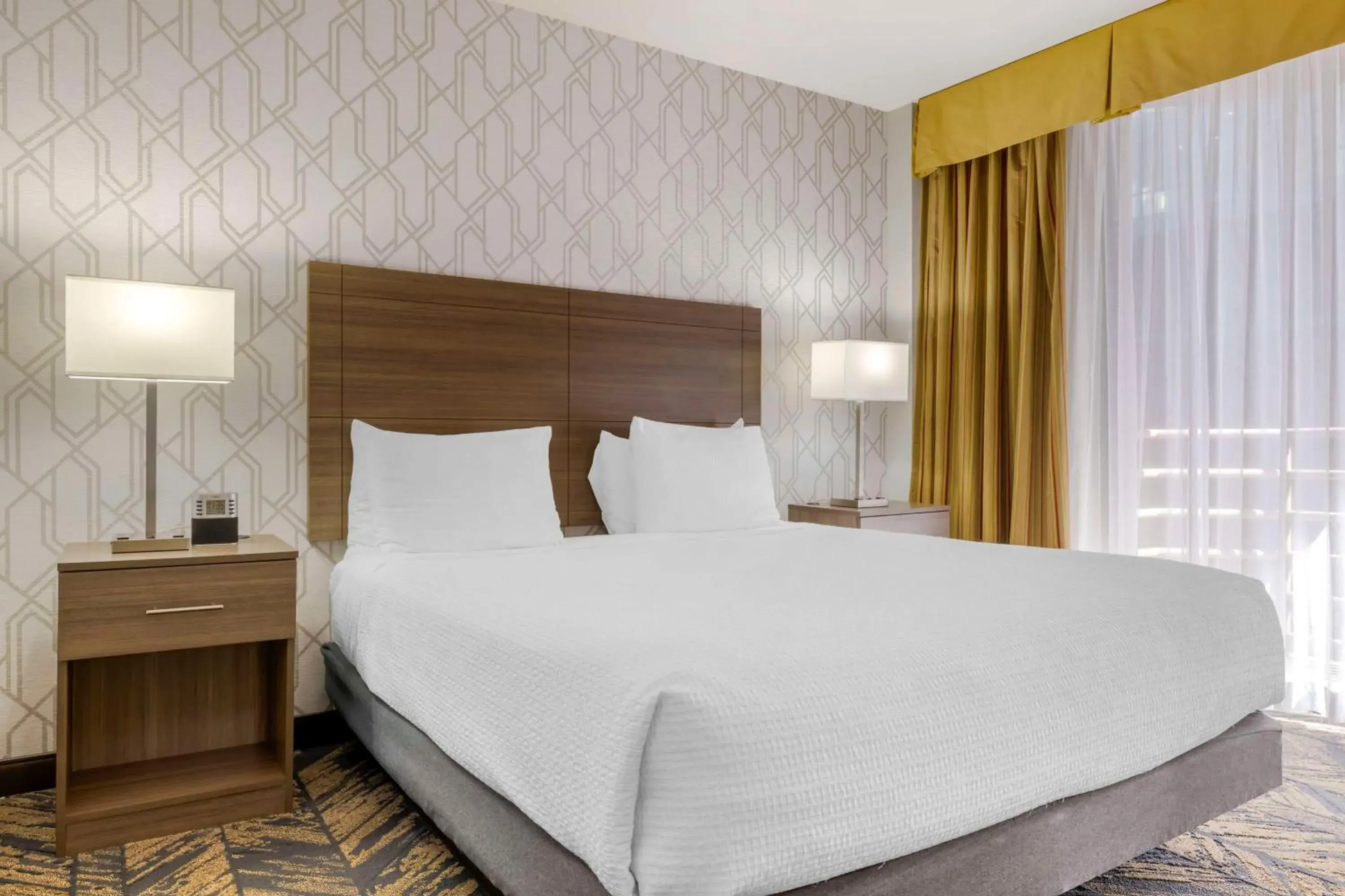 Bedroom, Bed in Best Western Plus Bayside Inn Bedroom, Bed in Best Western Plus Bayside Inn