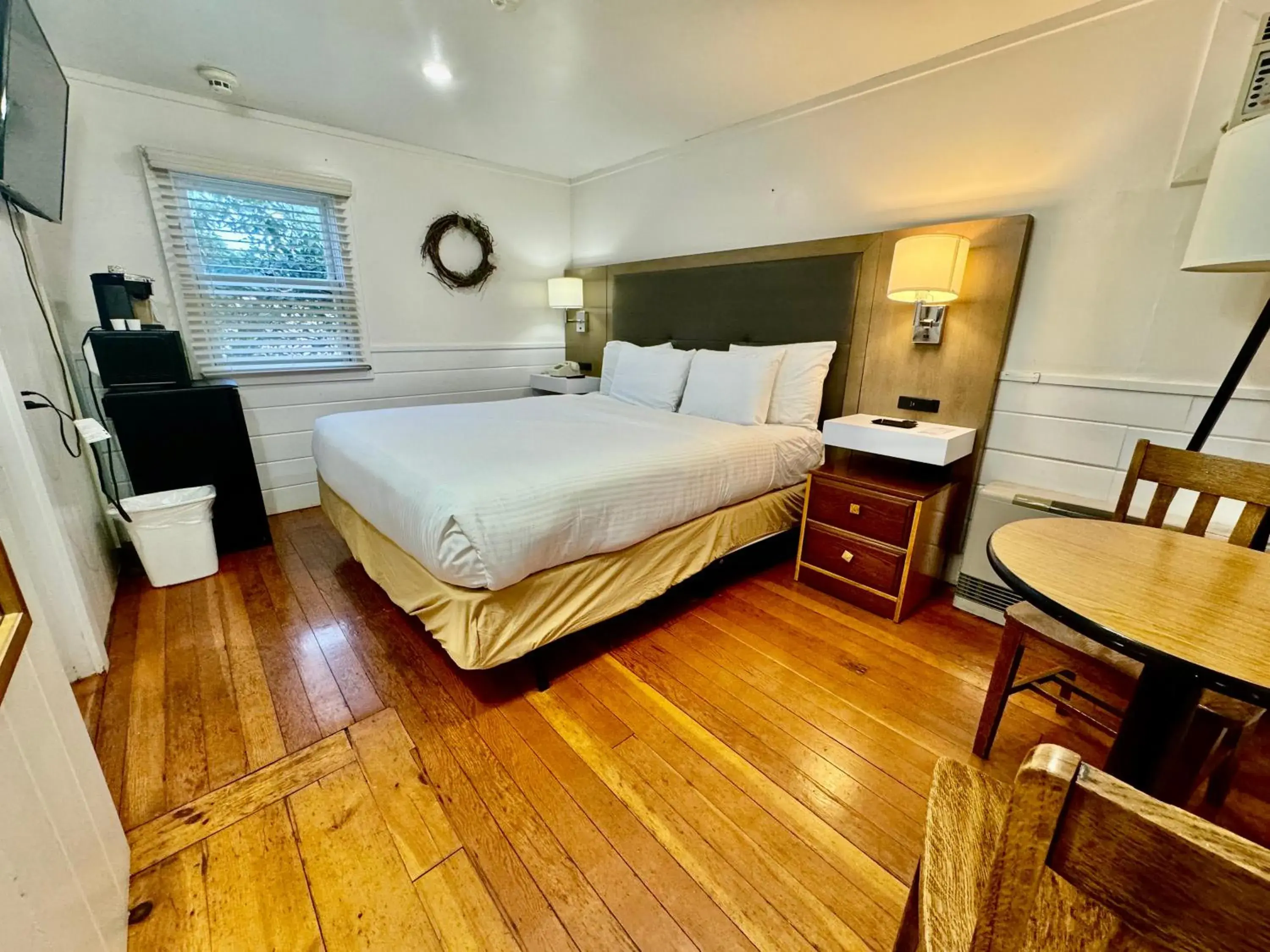 Bedroom, Bed in Merrill Farm Inn Bedroom, Bed in Merrill Farm Inn