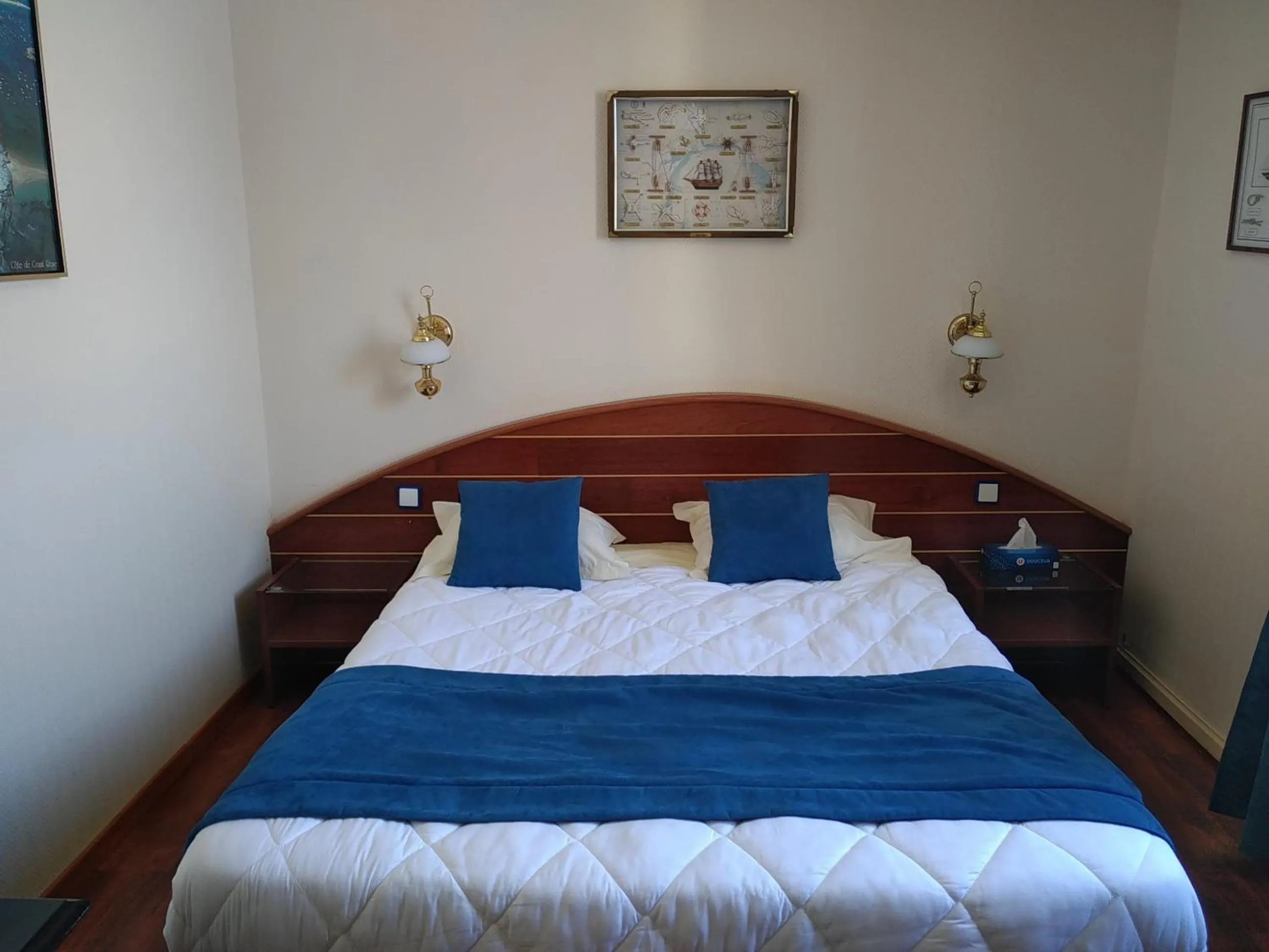 Bed in Hotel De La Mer