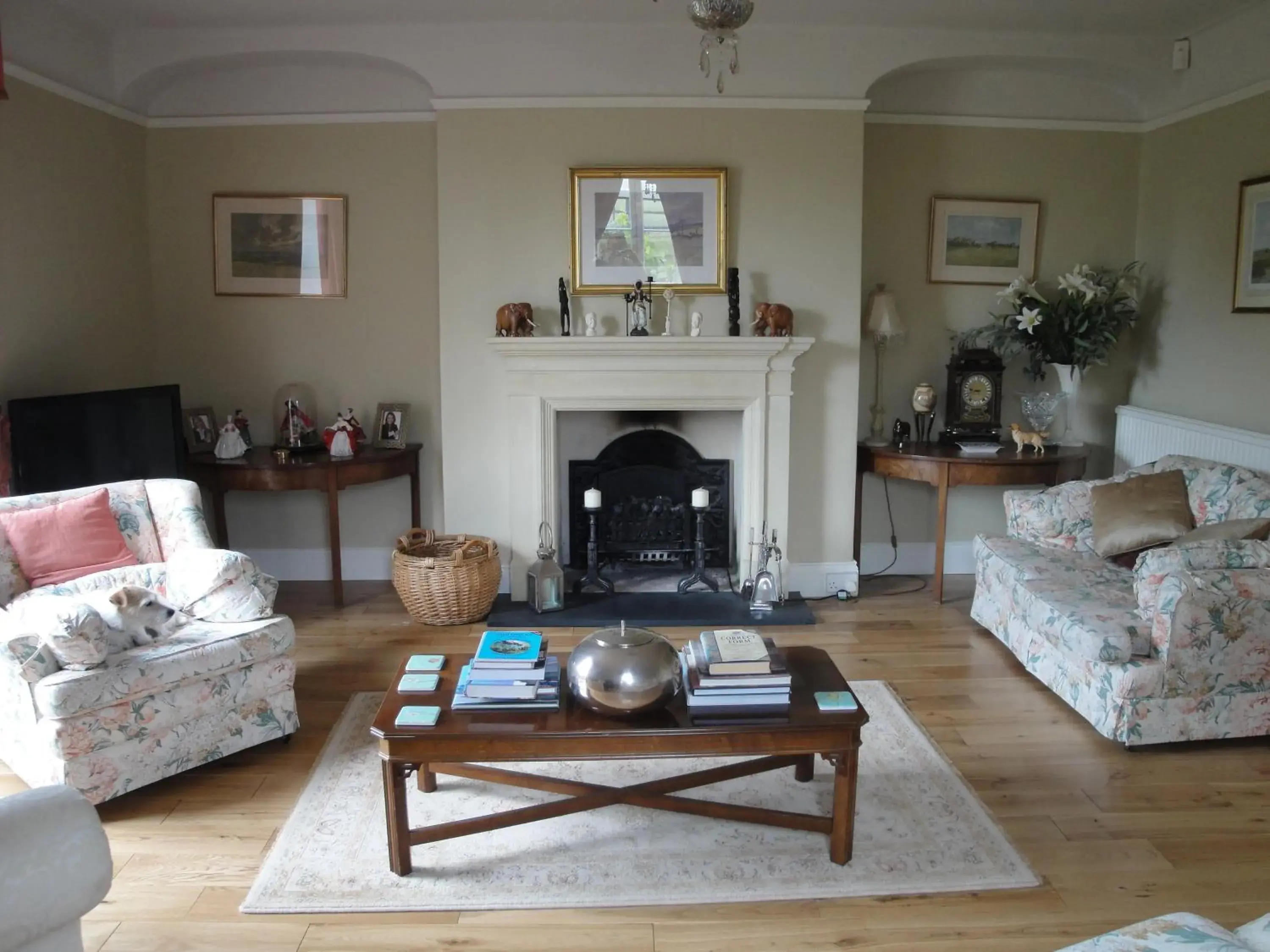 Living room, Seating Area in Cary Fitzpaine House