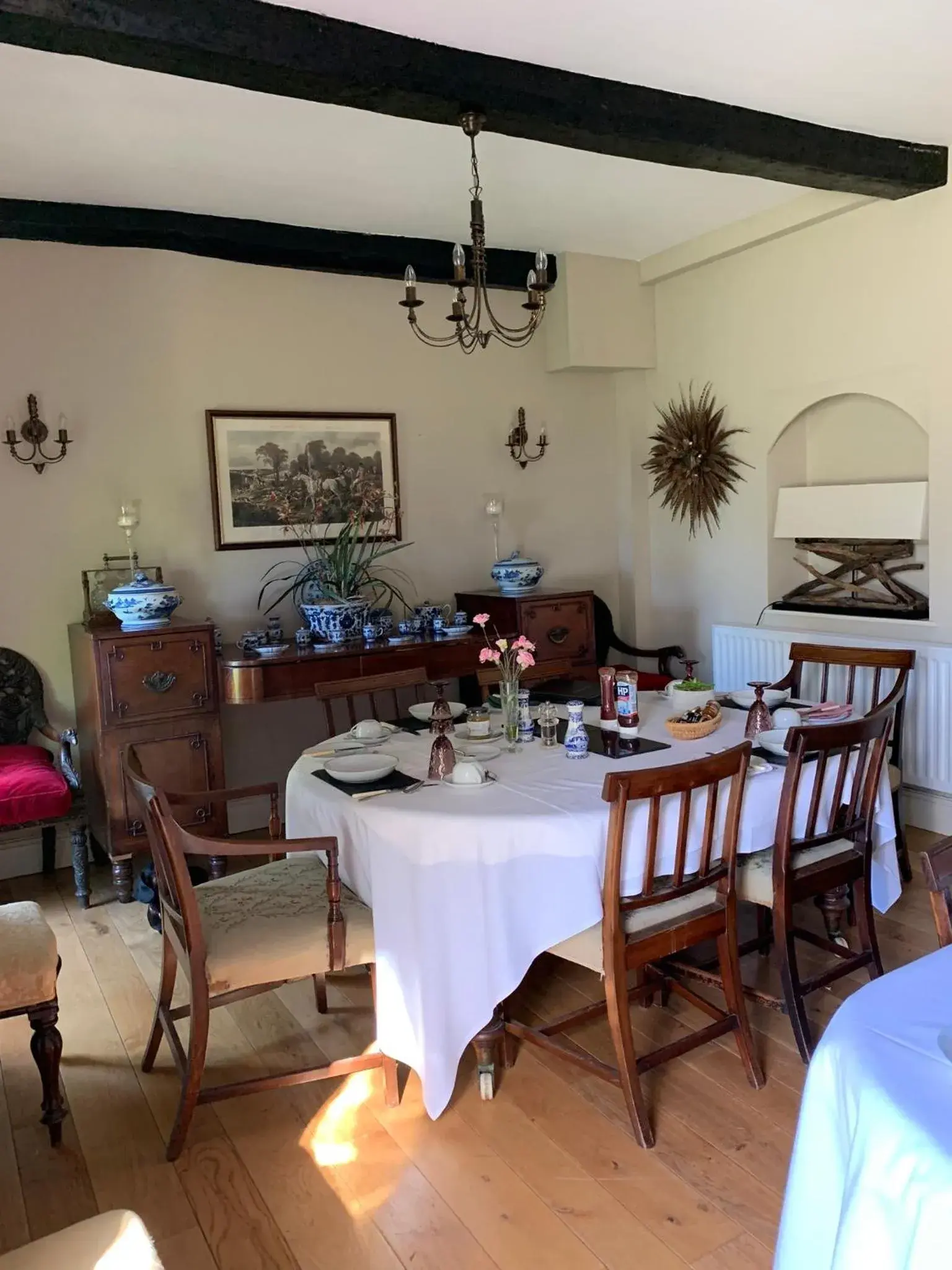 Restaurant/Places to Eat in Cary Fitzpaine House