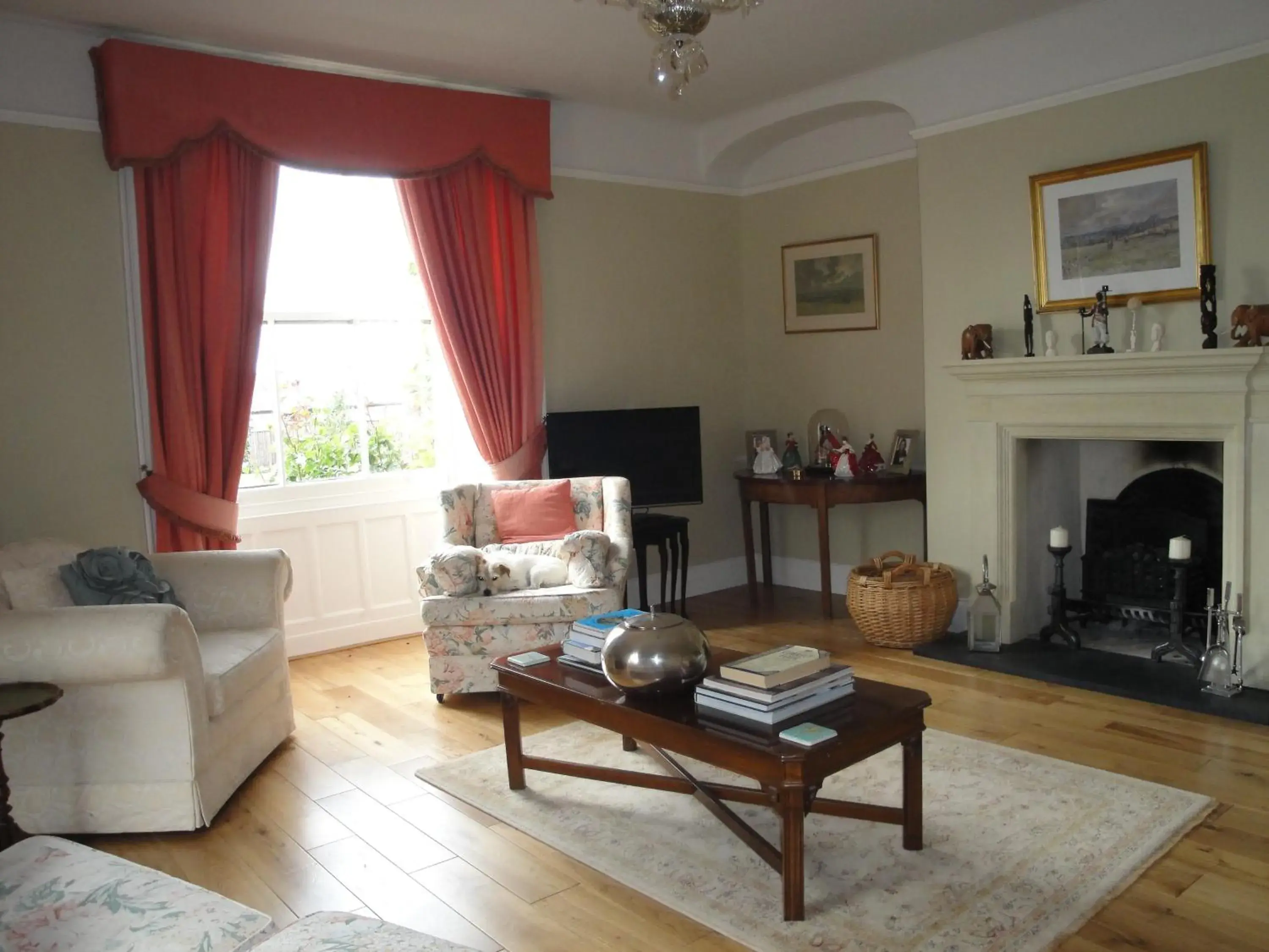 Day, Seating Area in Cary Fitzpaine House