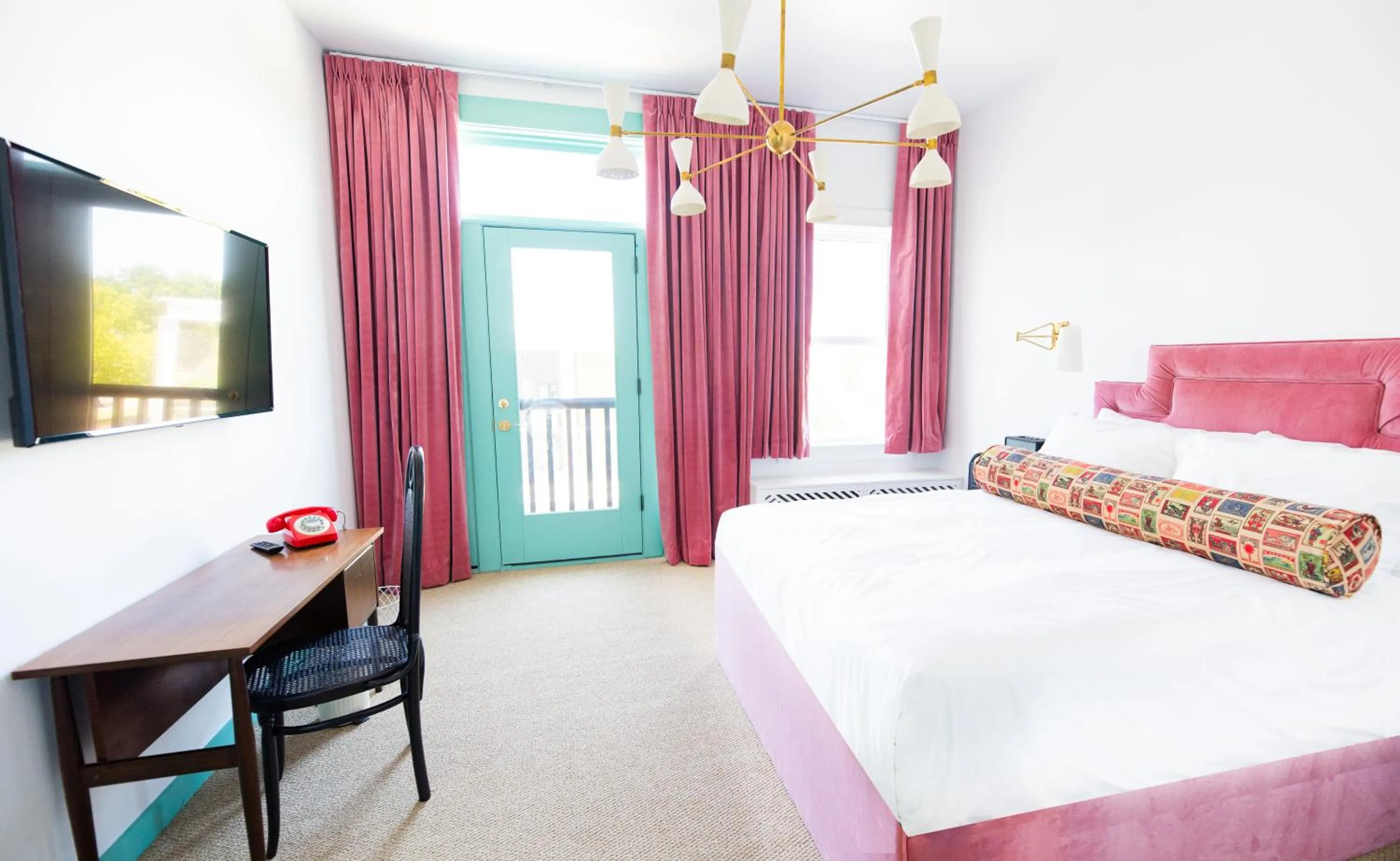 Bed in Bradford House, a Member of Design Hotels