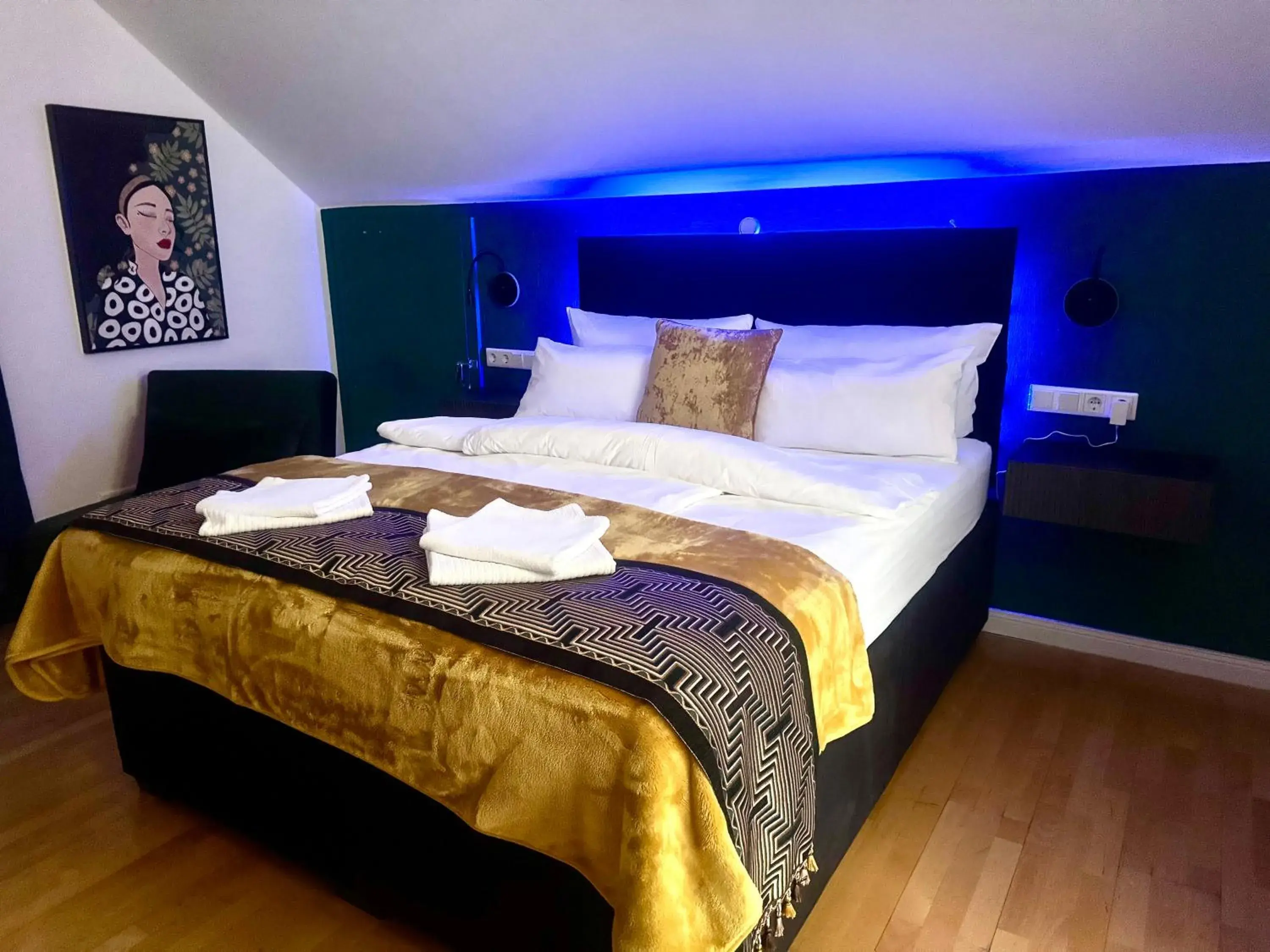 Superior Double Room with Private Bathroom in VILLA ORCHARD Frankfurt - Trade Fair Airport Superior Double Room with Private Bathroom in VILLA ORCHARD Frankfurt - Trade Fair Airport
