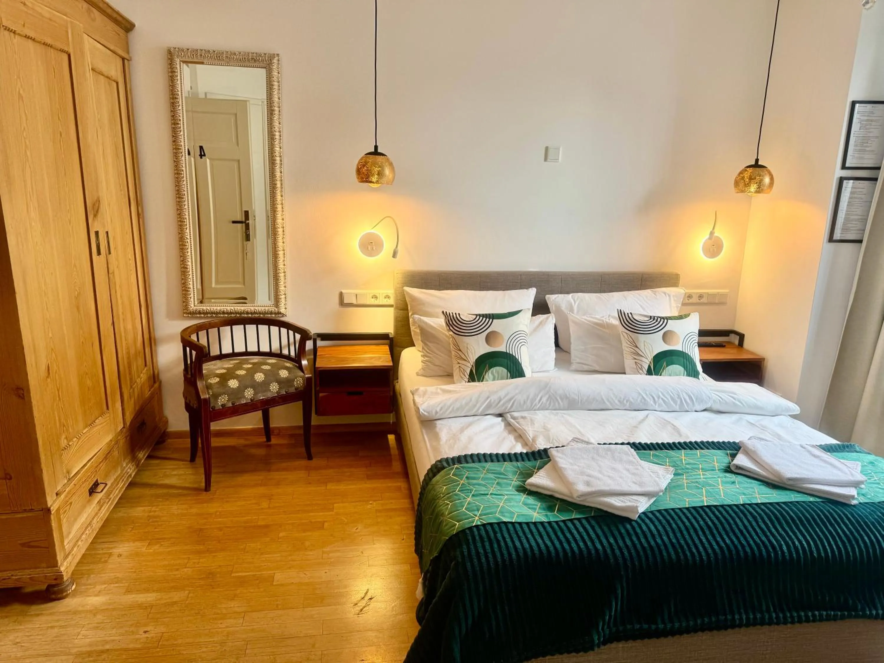 Bedroom, Bed in VILLA ORCHARD Frankfurt - Trade Fair Airport