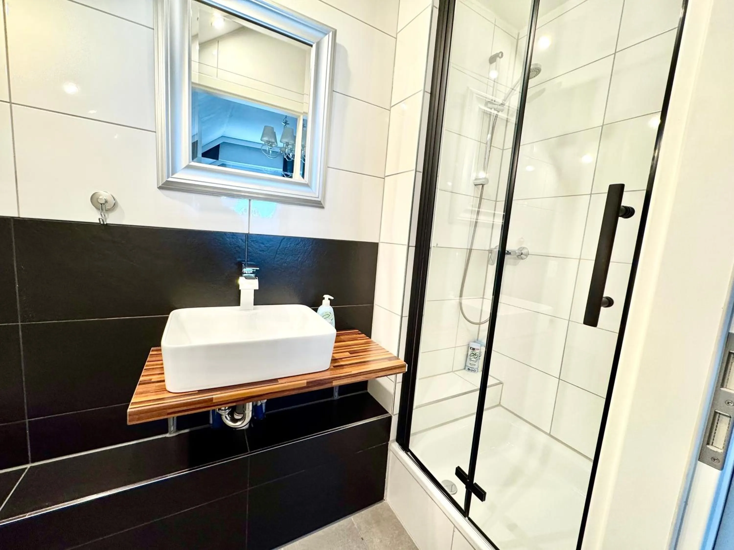 VILLA ORCHARD Frankfurt