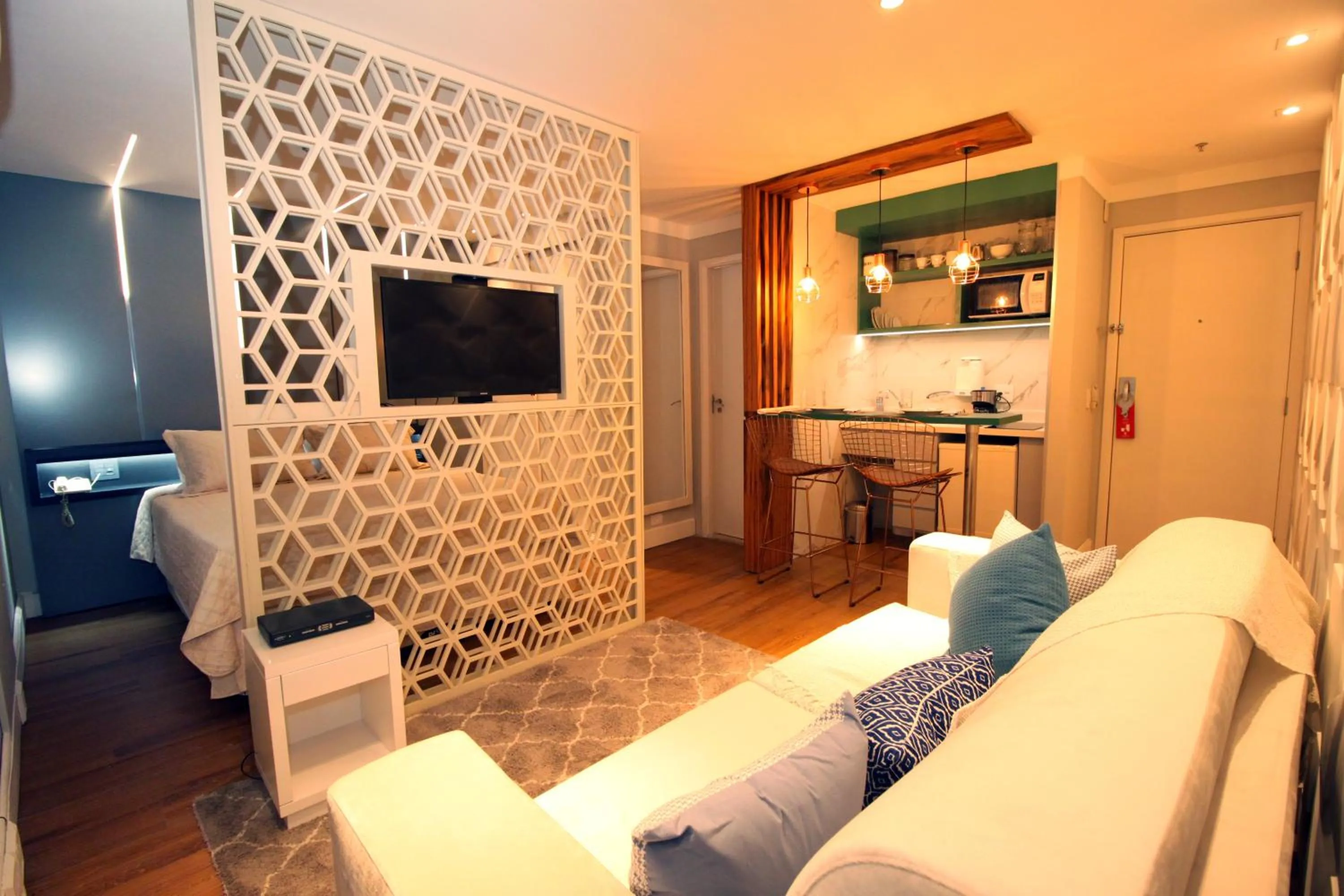 Photo of the whole room in Três de Julho Flats - Jardins