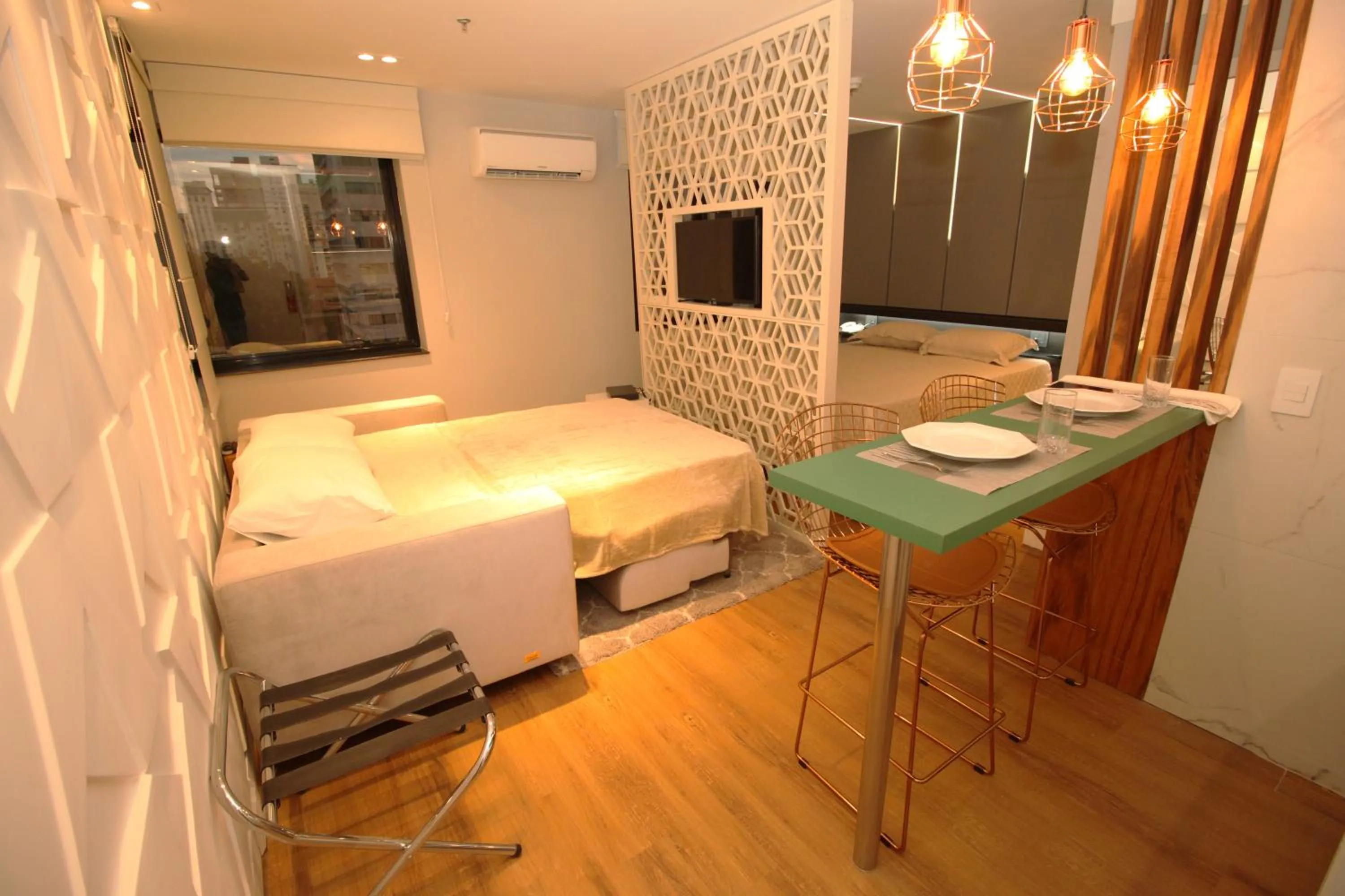 Photo of the whole room in Três de Julho Flats - Jardins
