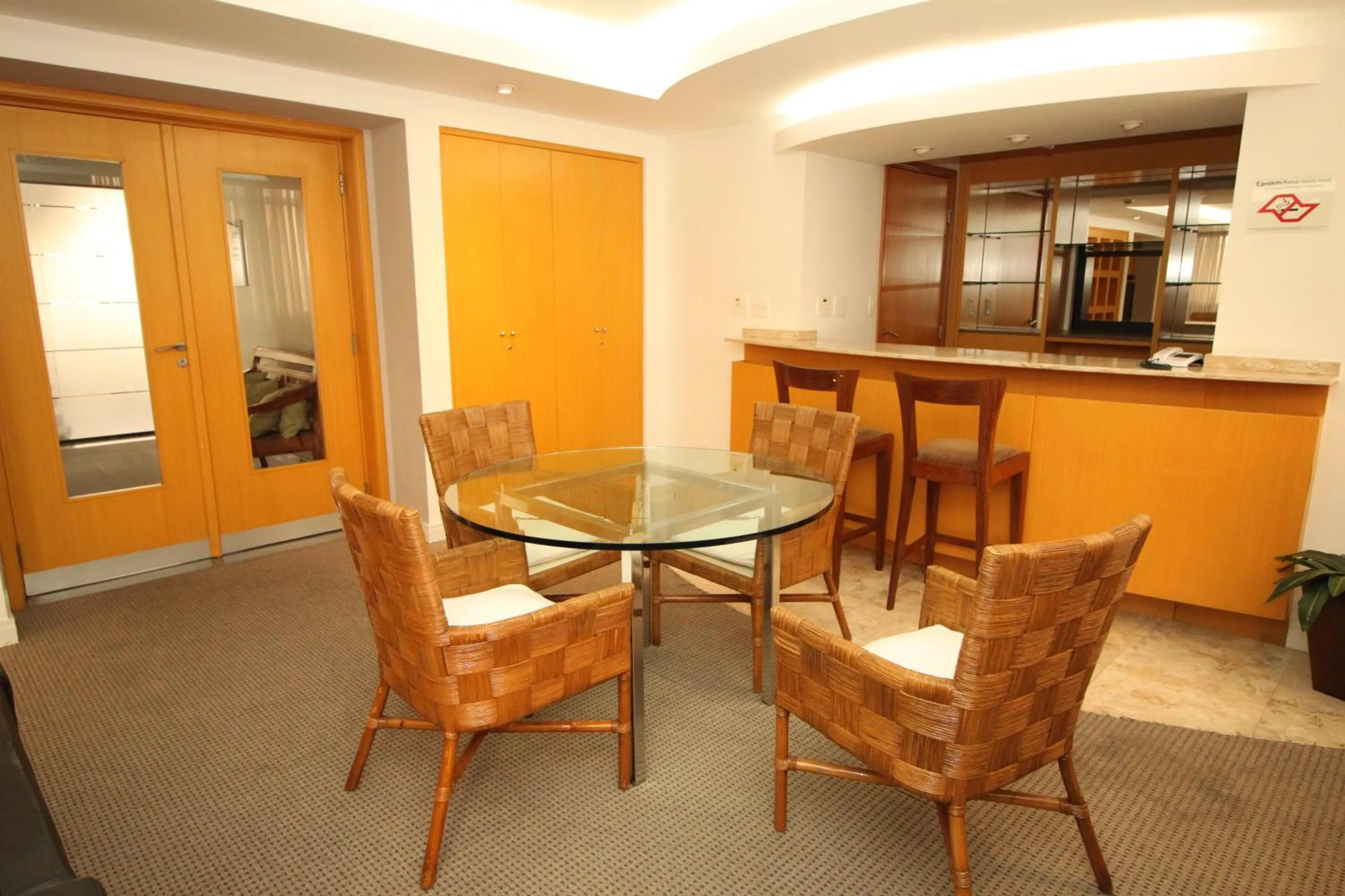Communal lounge/ TV room in Três de Julho Flats - Jardins