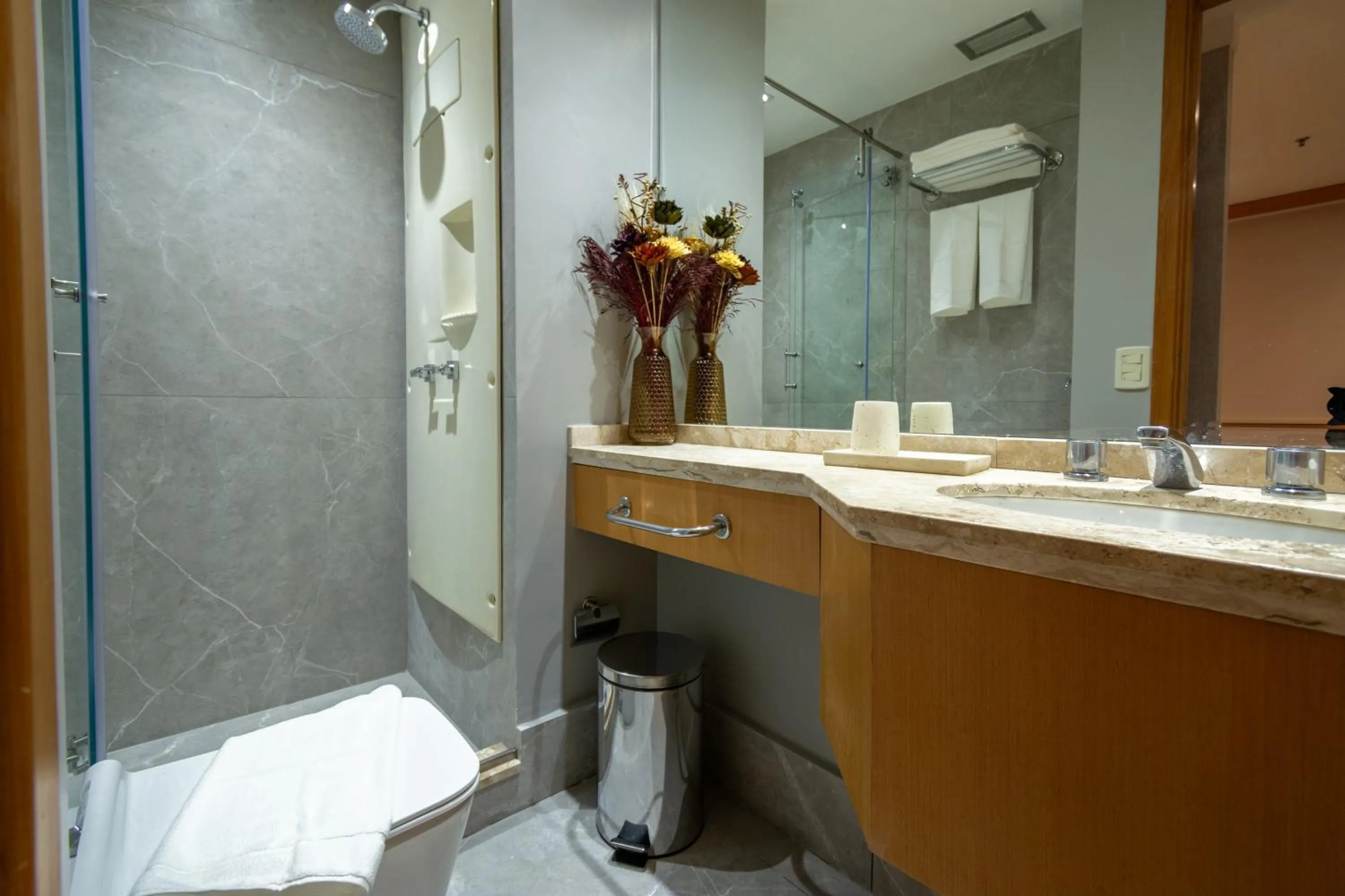 Shower in Três de Julho Flats - Jardins