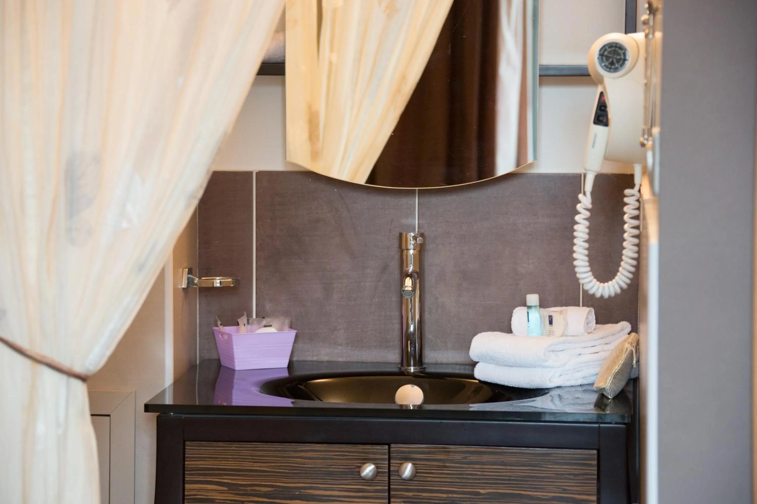 Bathroom in Charme et Caractère Le Turenne