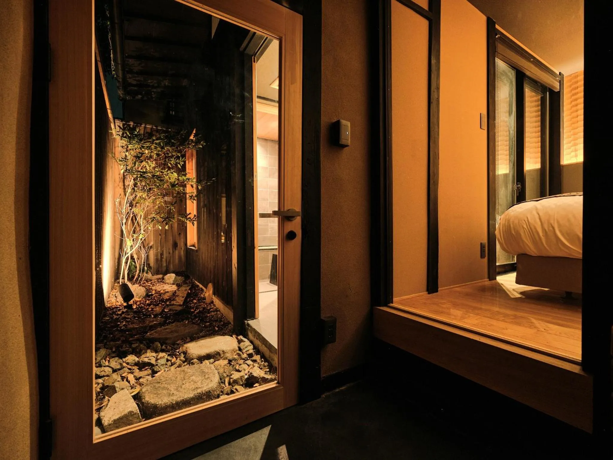 Decorative detail in Tsumugi Hachijominamotocho