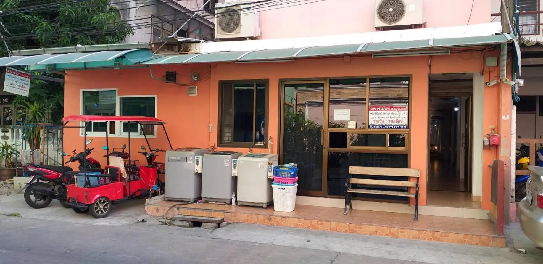 Property building in Benjamas hostels