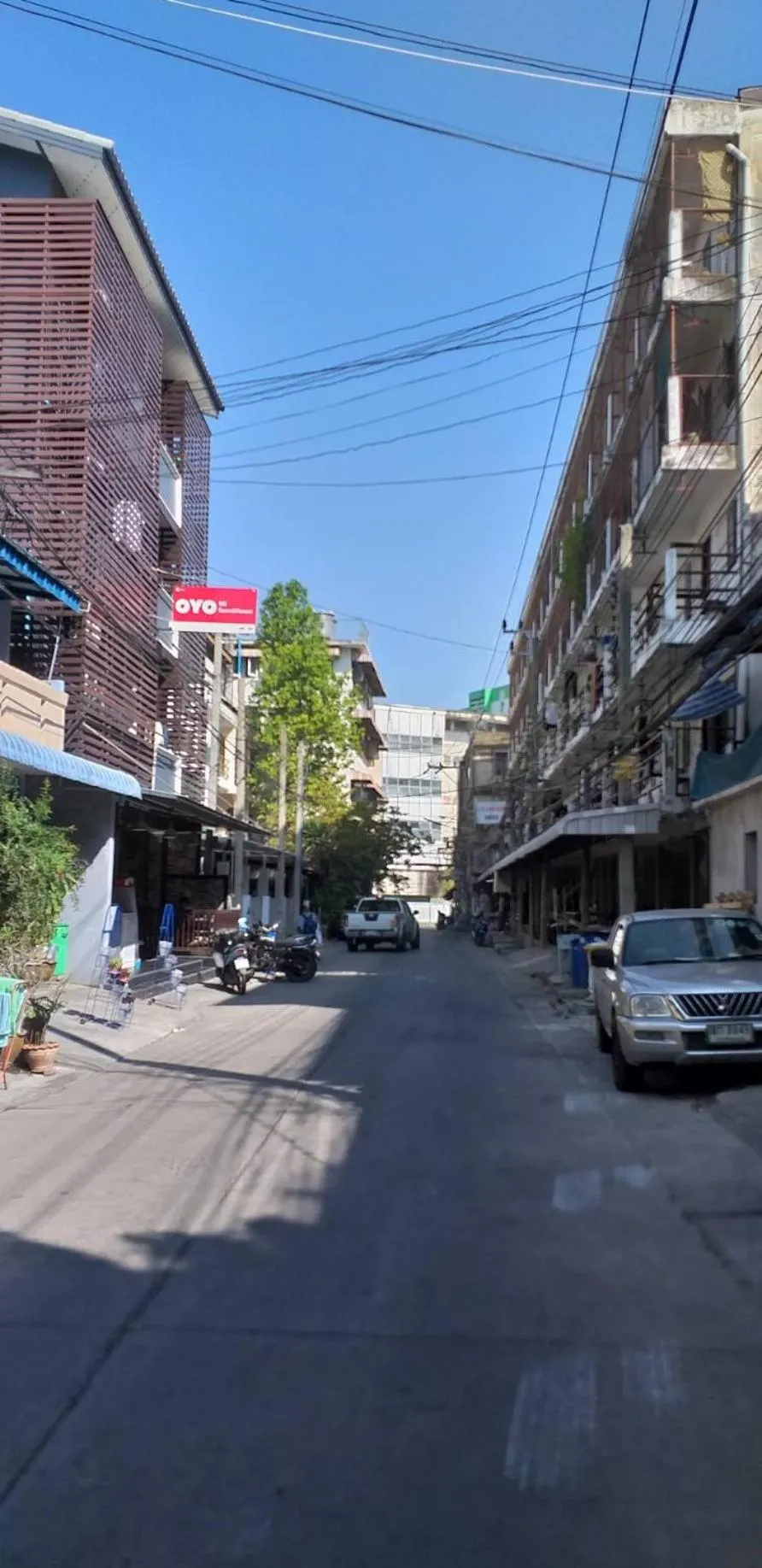 Property building in Benjamas hostels