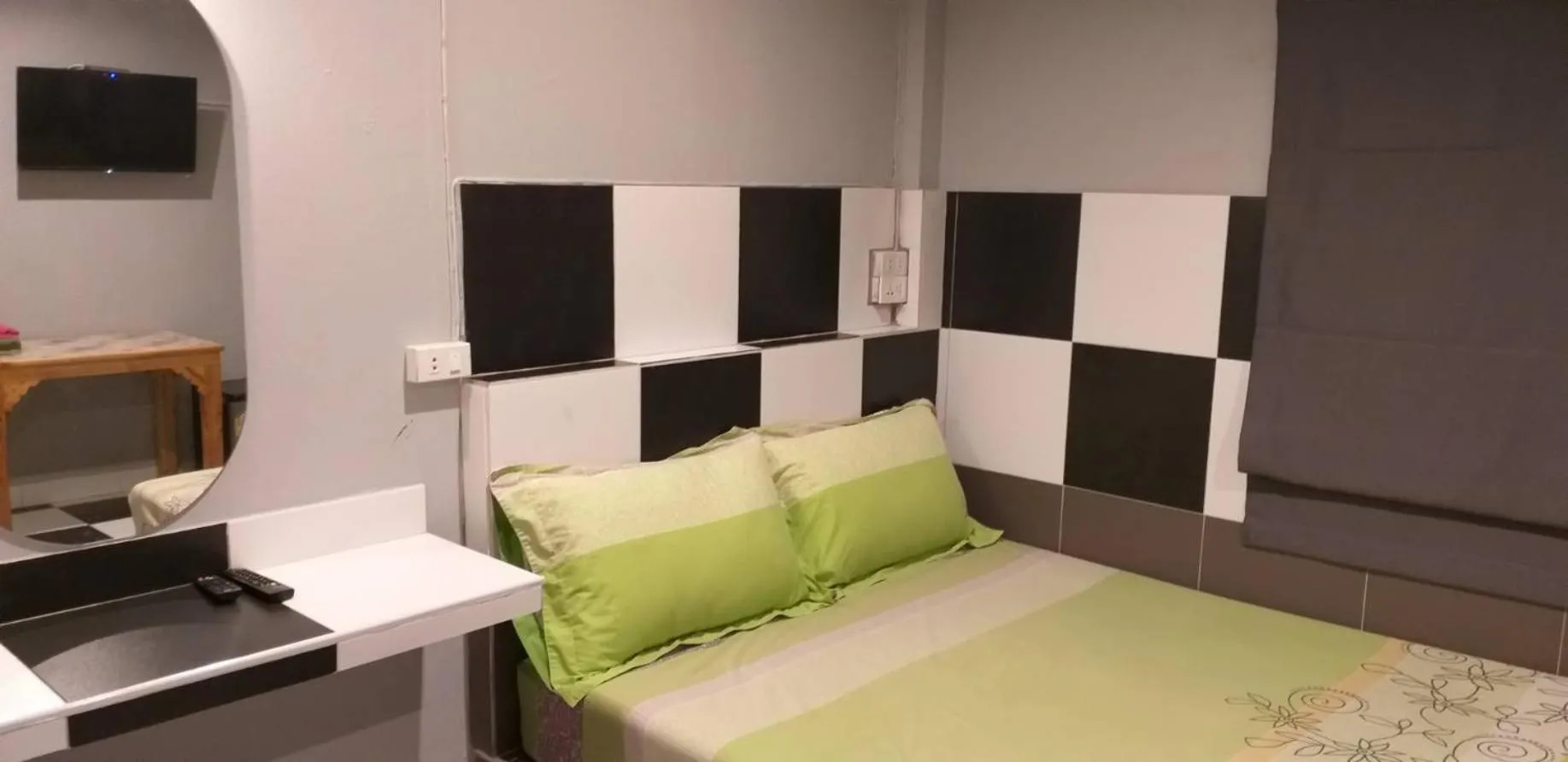 Bed in Benjamas hostels