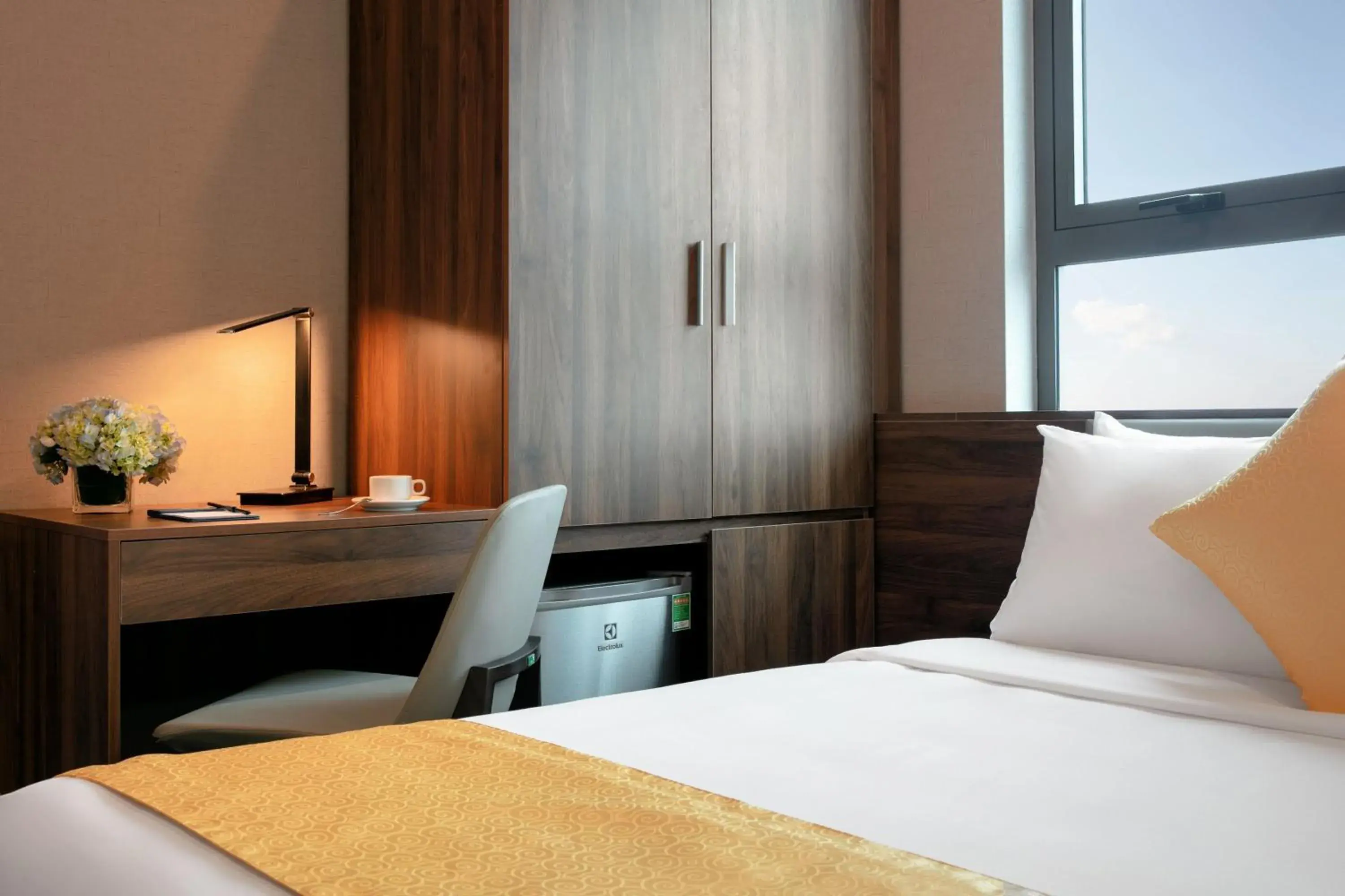 hair dresser, Bed in Golden Season Hotel hair dresser, Bed in Golden Season Hotel