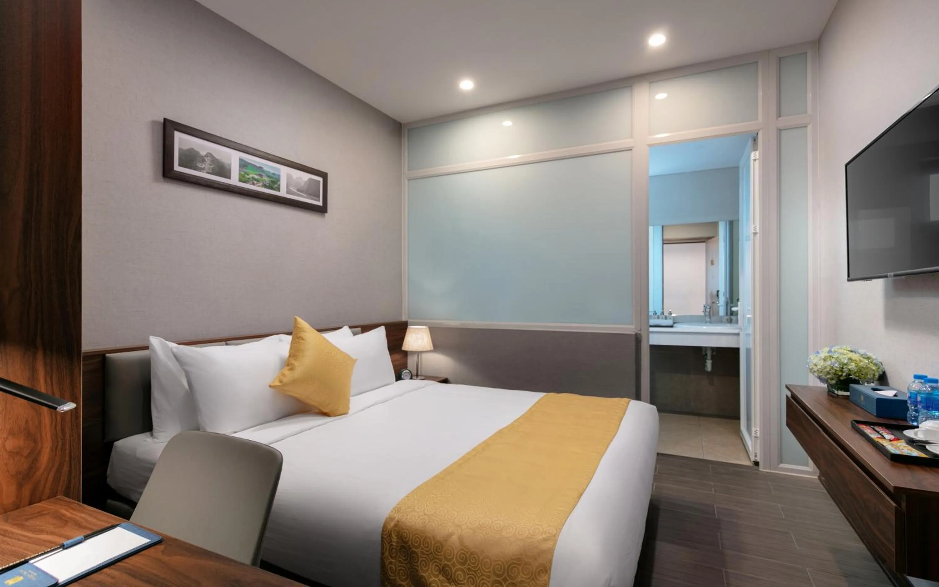 Bed in Golden Season Hotel