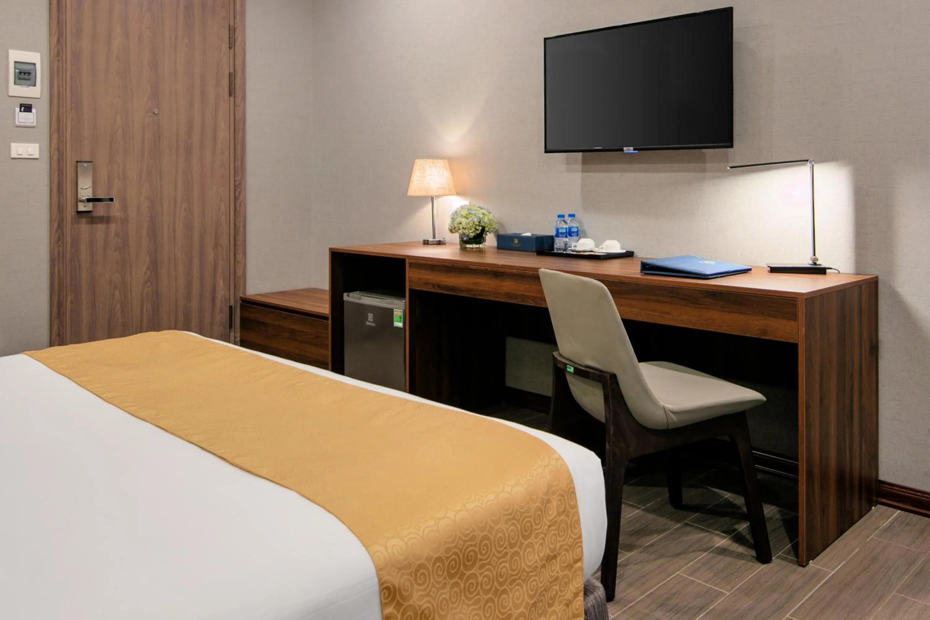 hair dresser, Bed in Golden Season Hotel