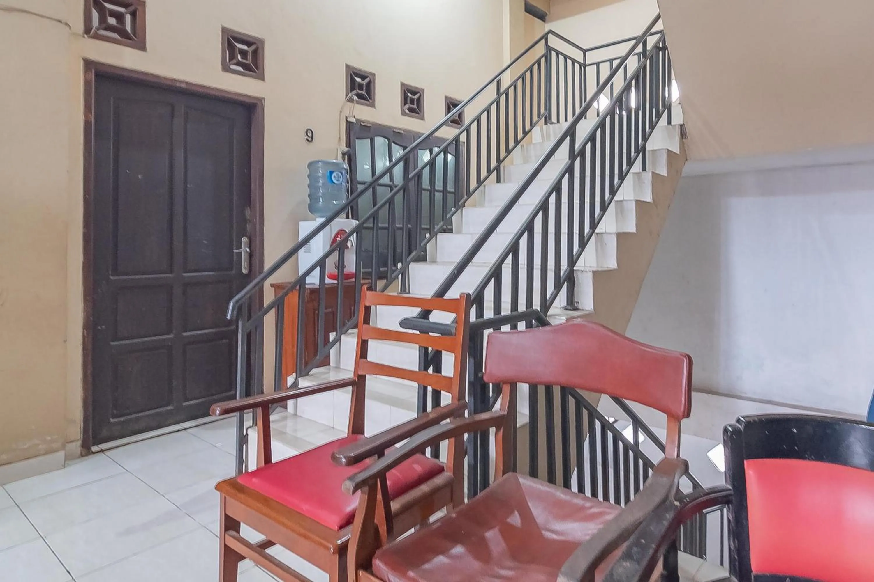 Facade/entrance in RedDoorz Syariah near Terminal Batu Ampar 2