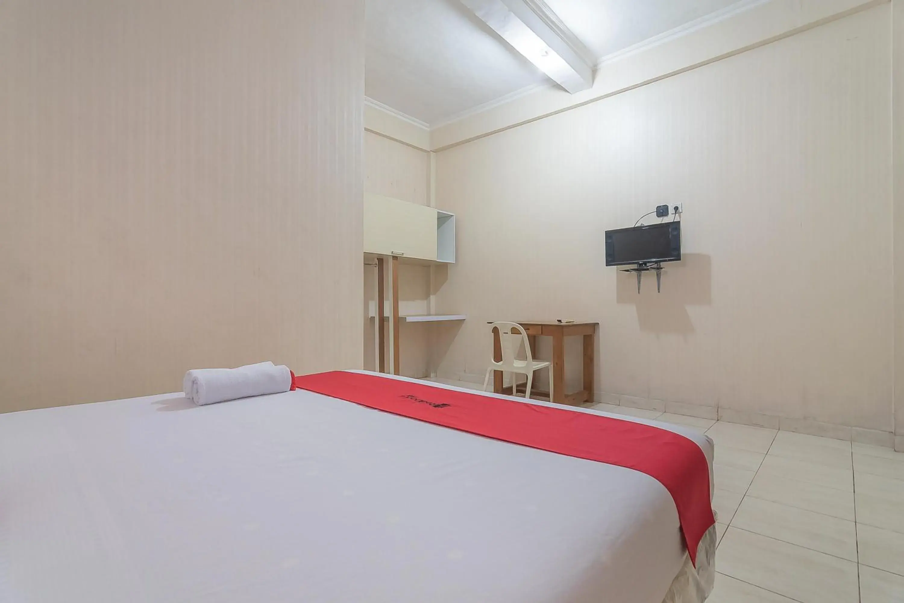 Bed in RedDoorz Syariah near Terminal Batu Ampar 2 Bed in RedDoorz Syariah near Terminal Batu Ampar 2