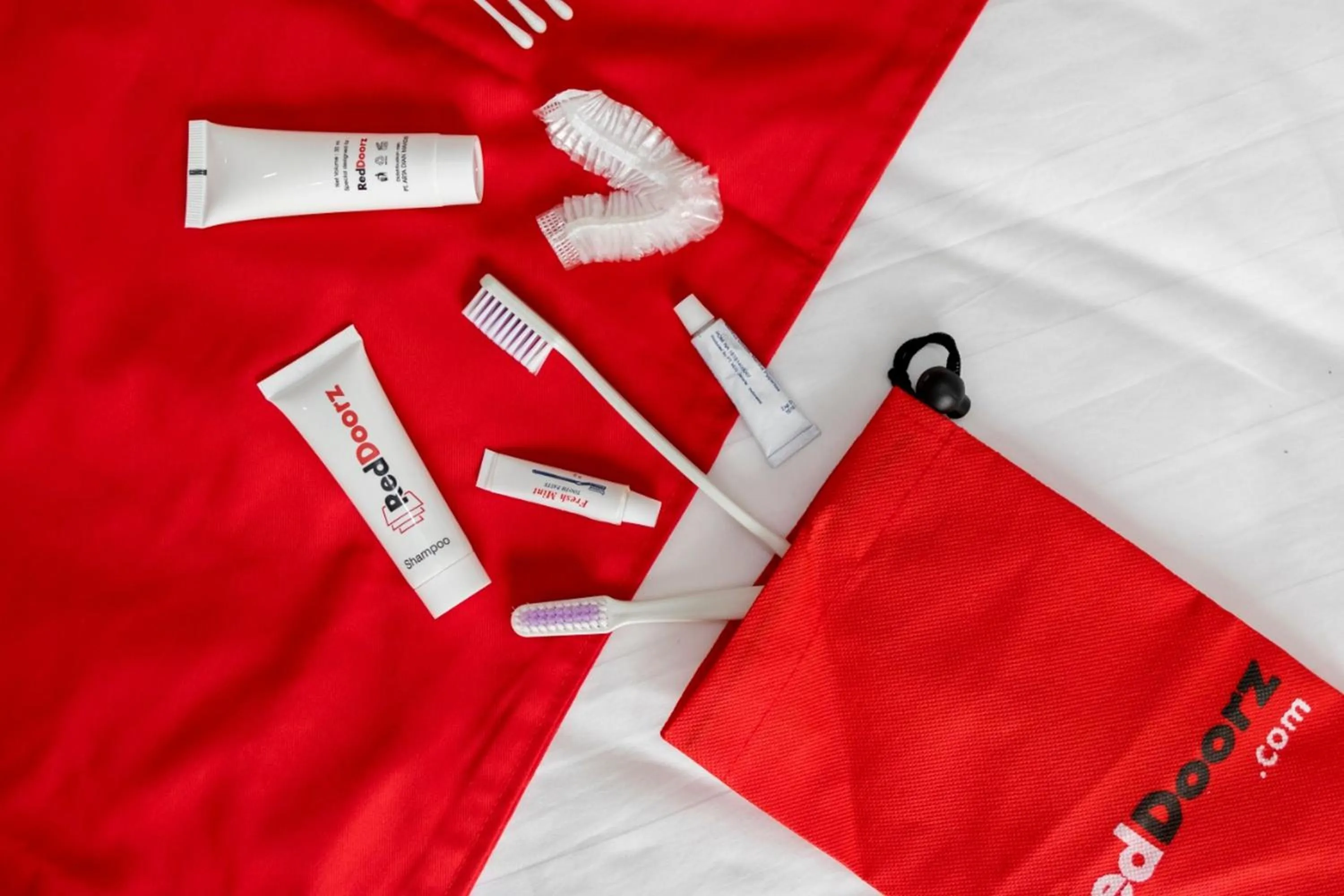 RedDoorz Plus @ Bitung City Center