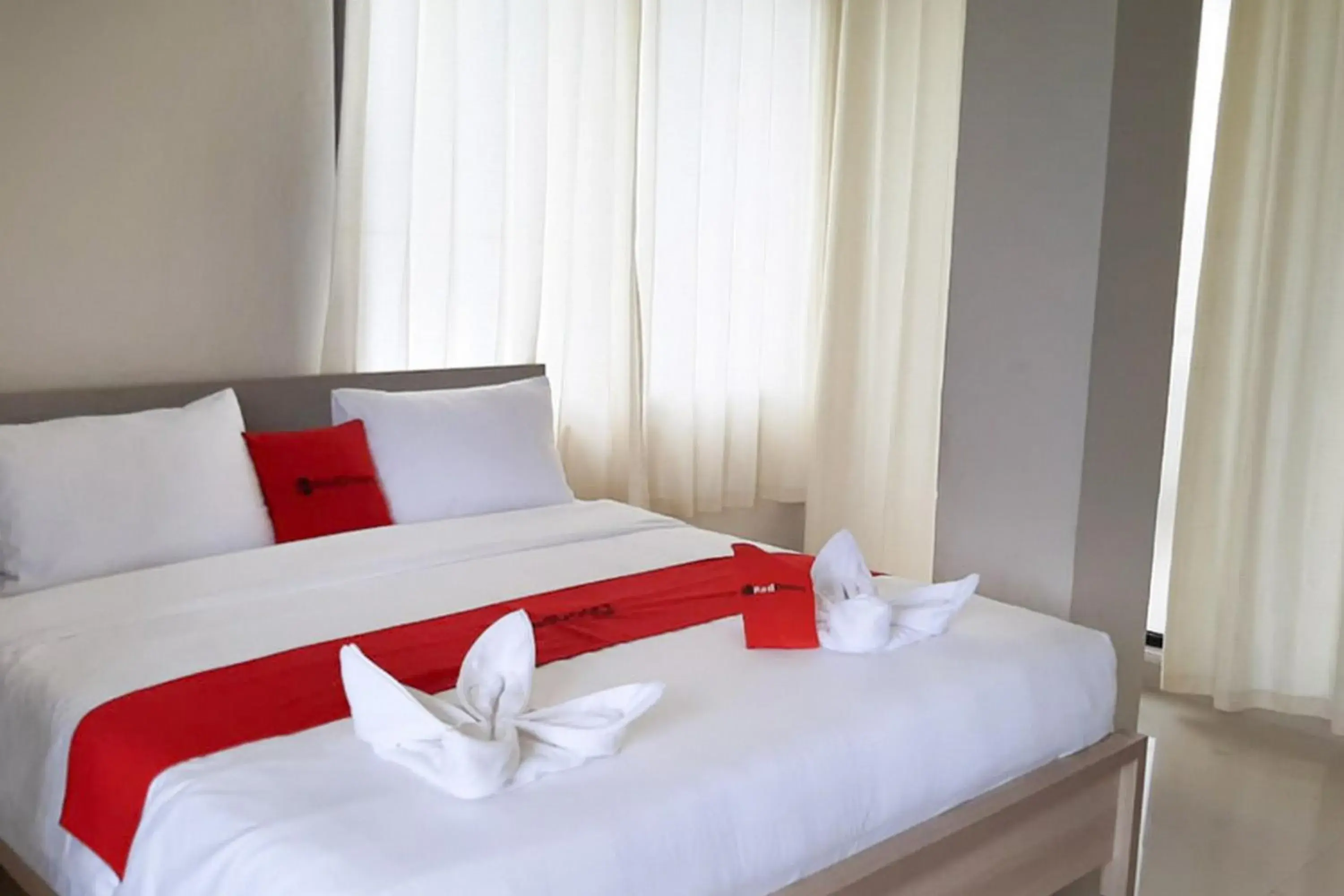 Bed in RedDoorz Plus @ Bitung City Center Bed in RedDoorz Plus @ Bitung City Center