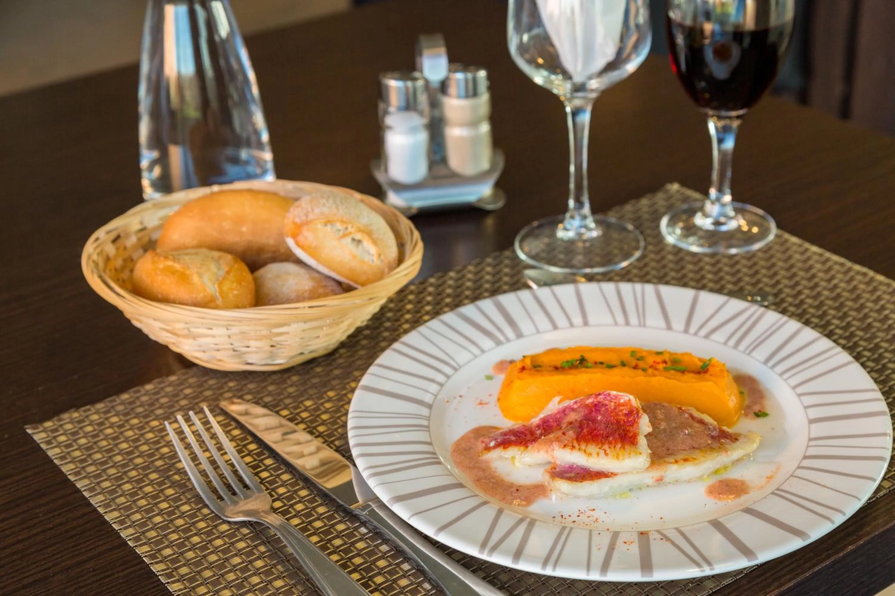 Food in The Originals Boutique Hôtel Spa Beuzeville Honfleur Sud