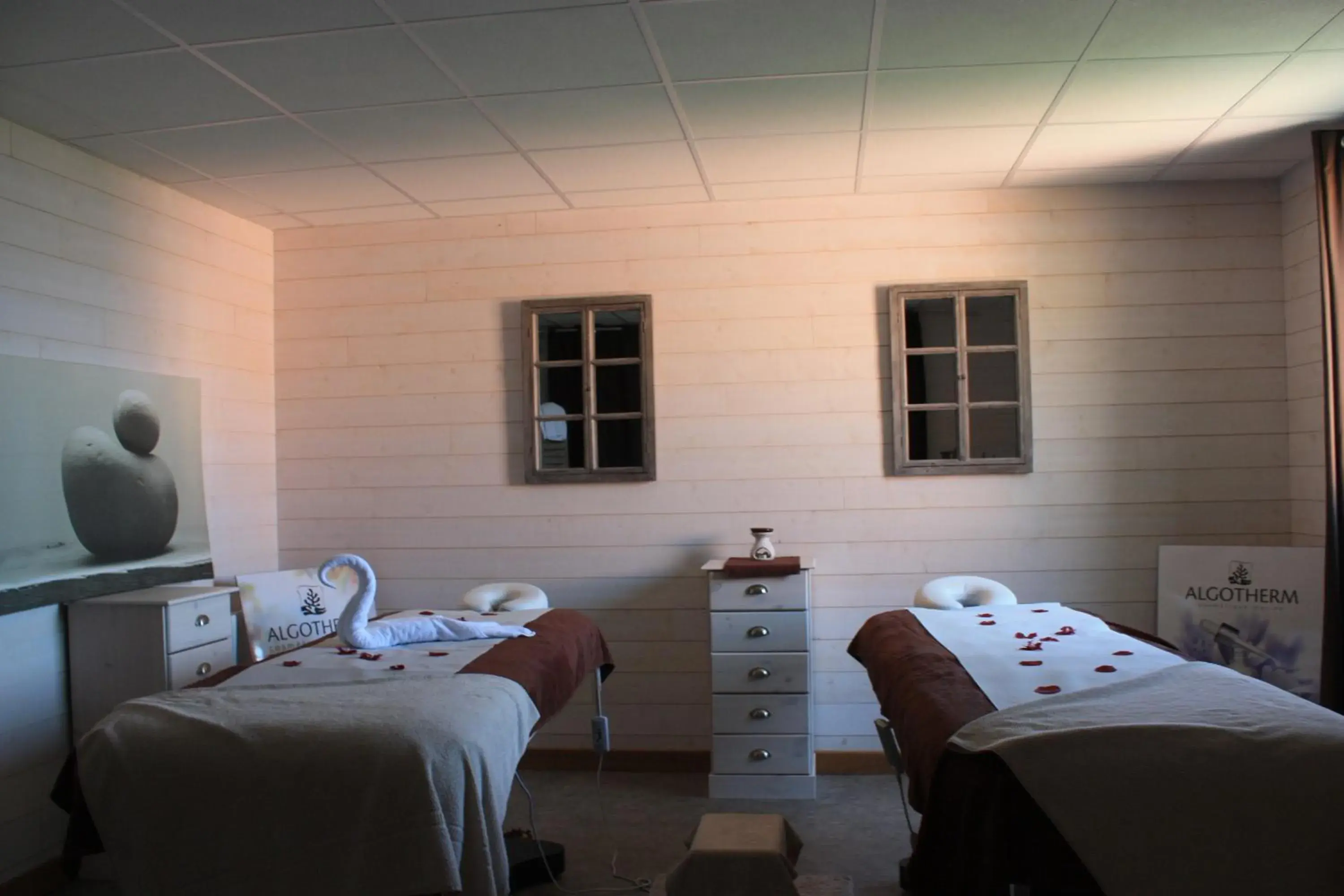 Spa and wellness centre/facilities, Bed in Relax Hôtel Beuzeville Honfleur Spa and wellness centre/facilities, Bed in Relax Hôtel Beuzeville Honfleur