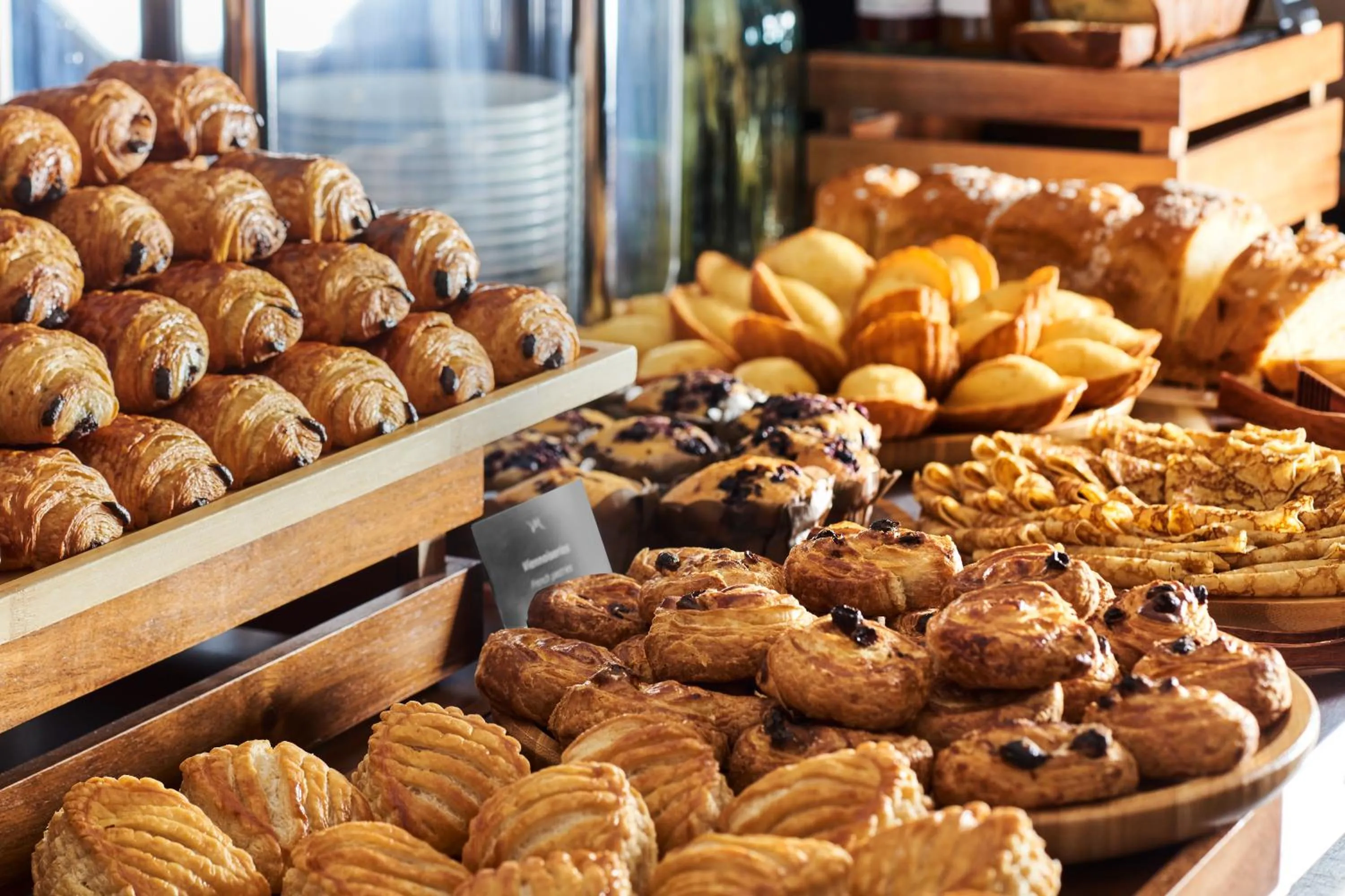 Breakfast in AppartHotel Mercure Paris Boulogne