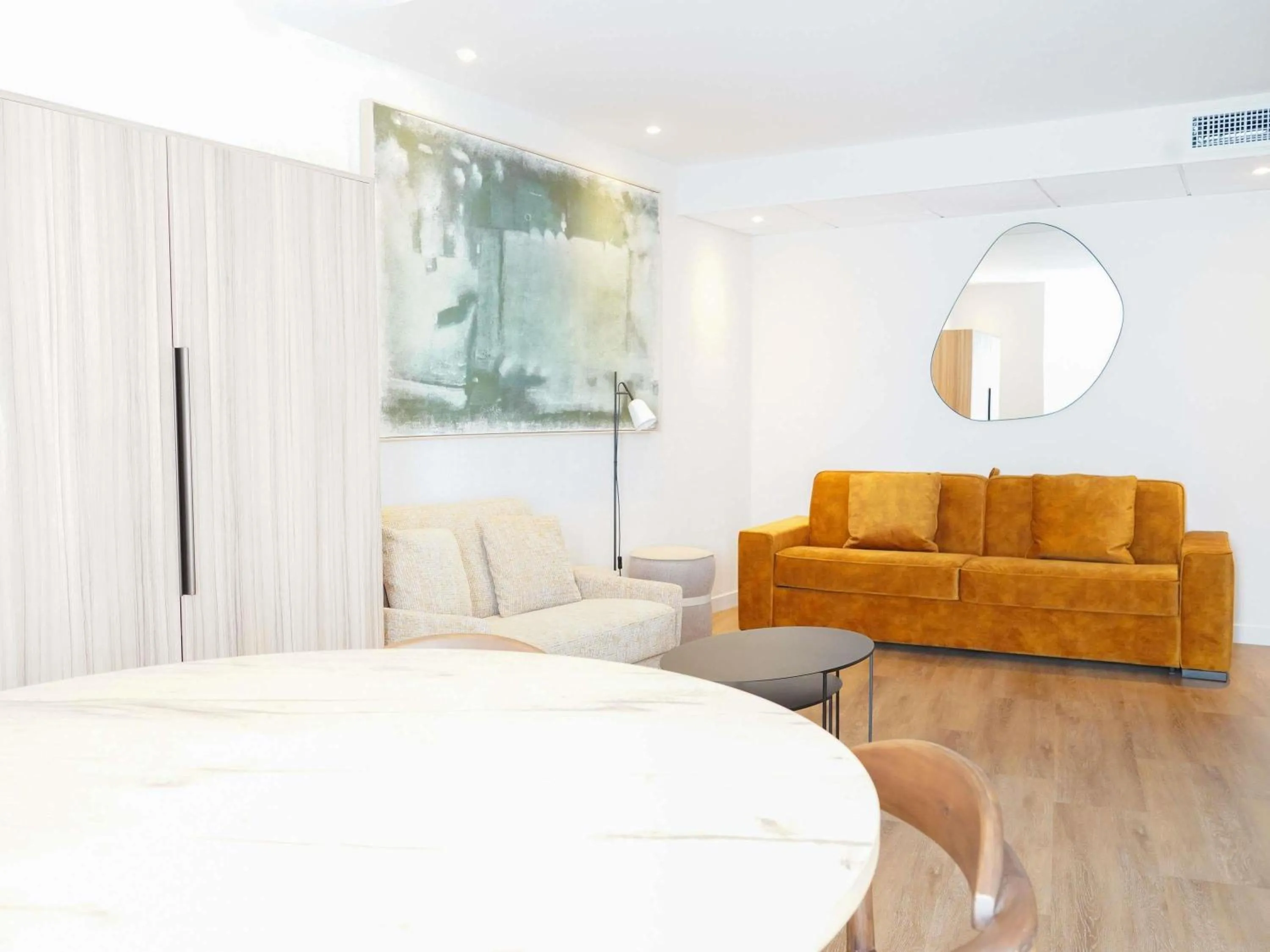 Bedroom, Bed in AppartHotel Mercure Paris Boulogne