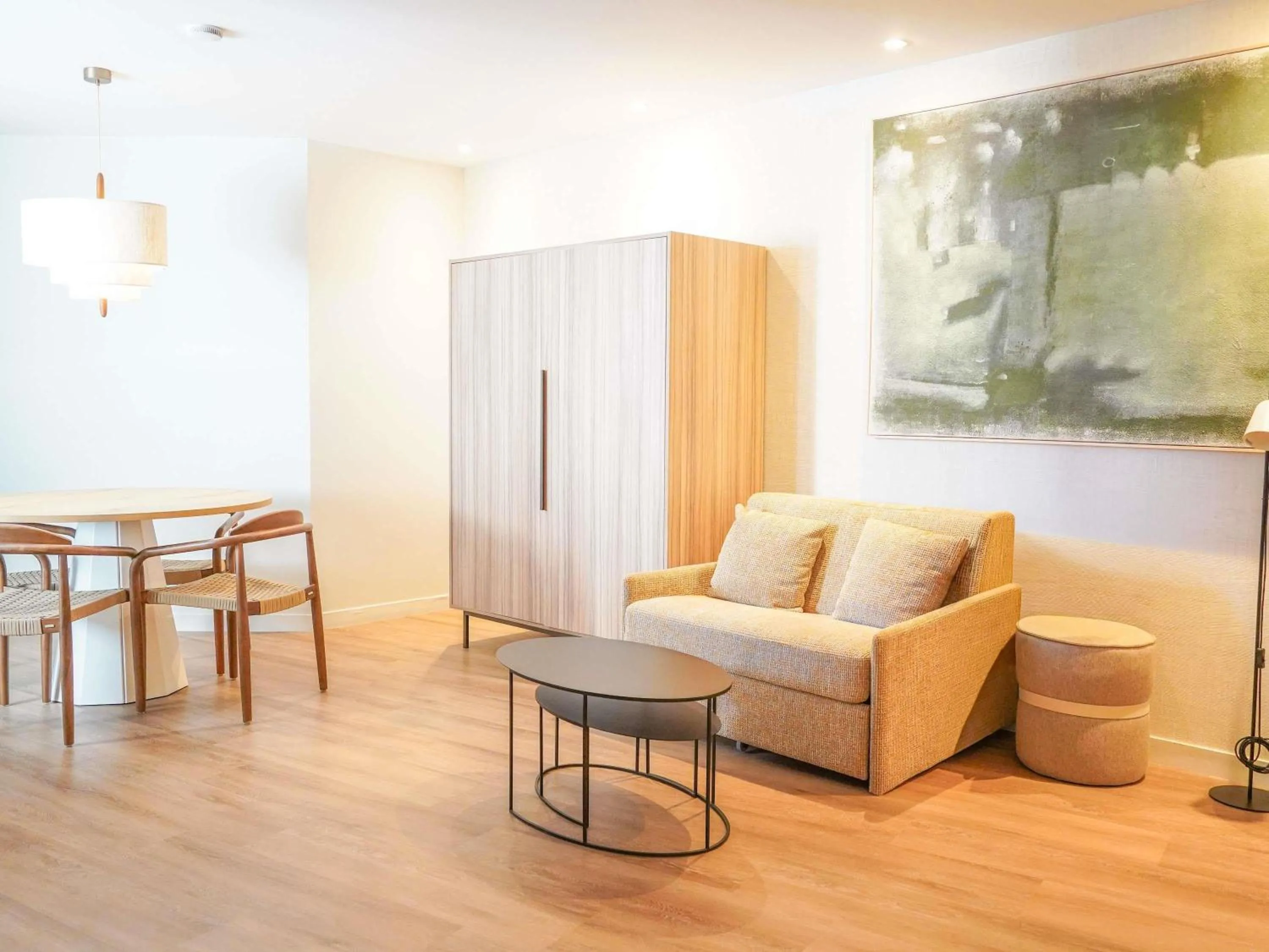 Bedroom in AppartHotel Mercure Paris Boulogne