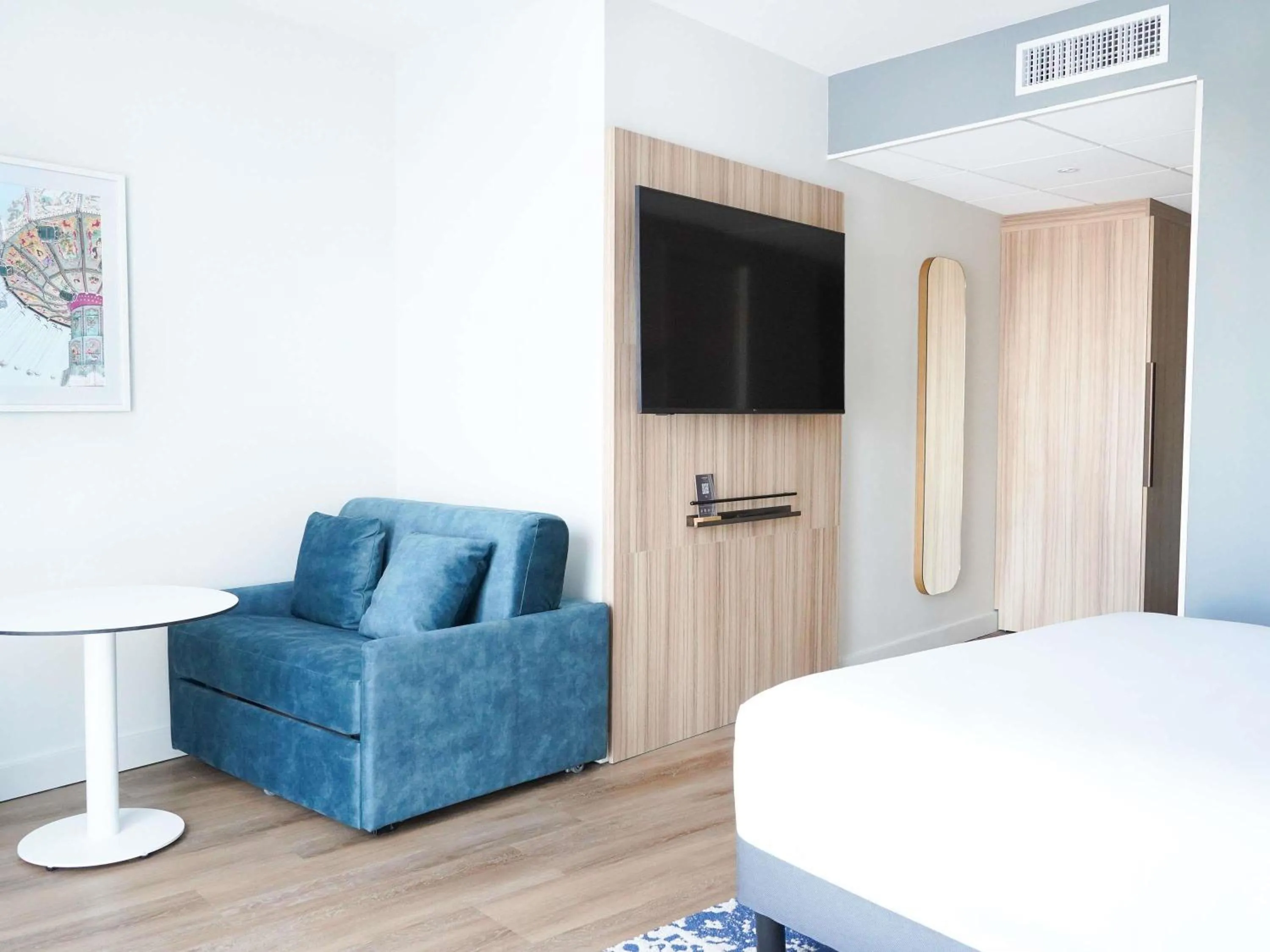 Bedroom, Bed in AppartHotel Mercure Paris Boulogne