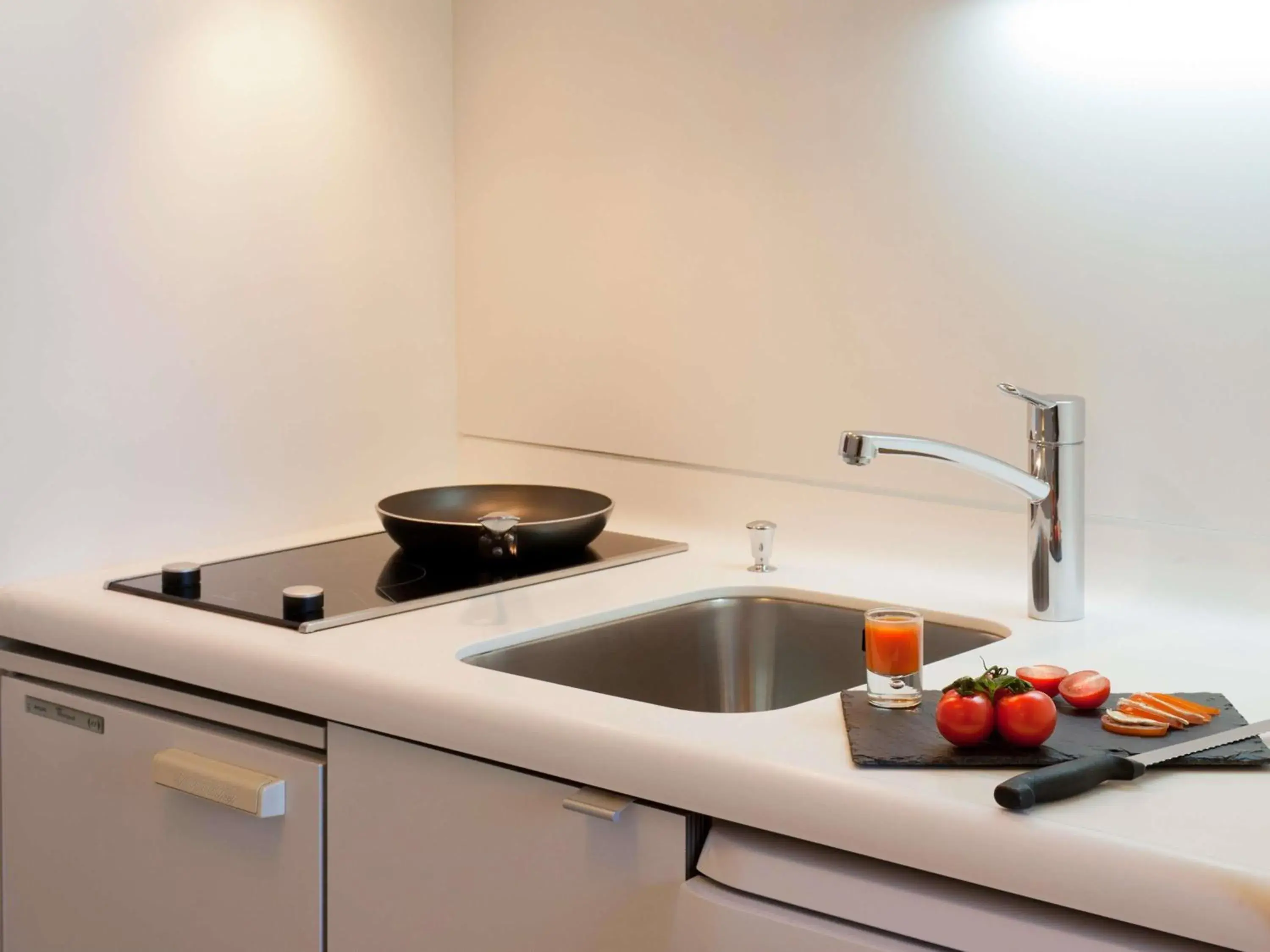 Bedroom in AppartHotel Mercure Paris Boulogne Bedroom in AppartHotel Mercure Paris Boulogne