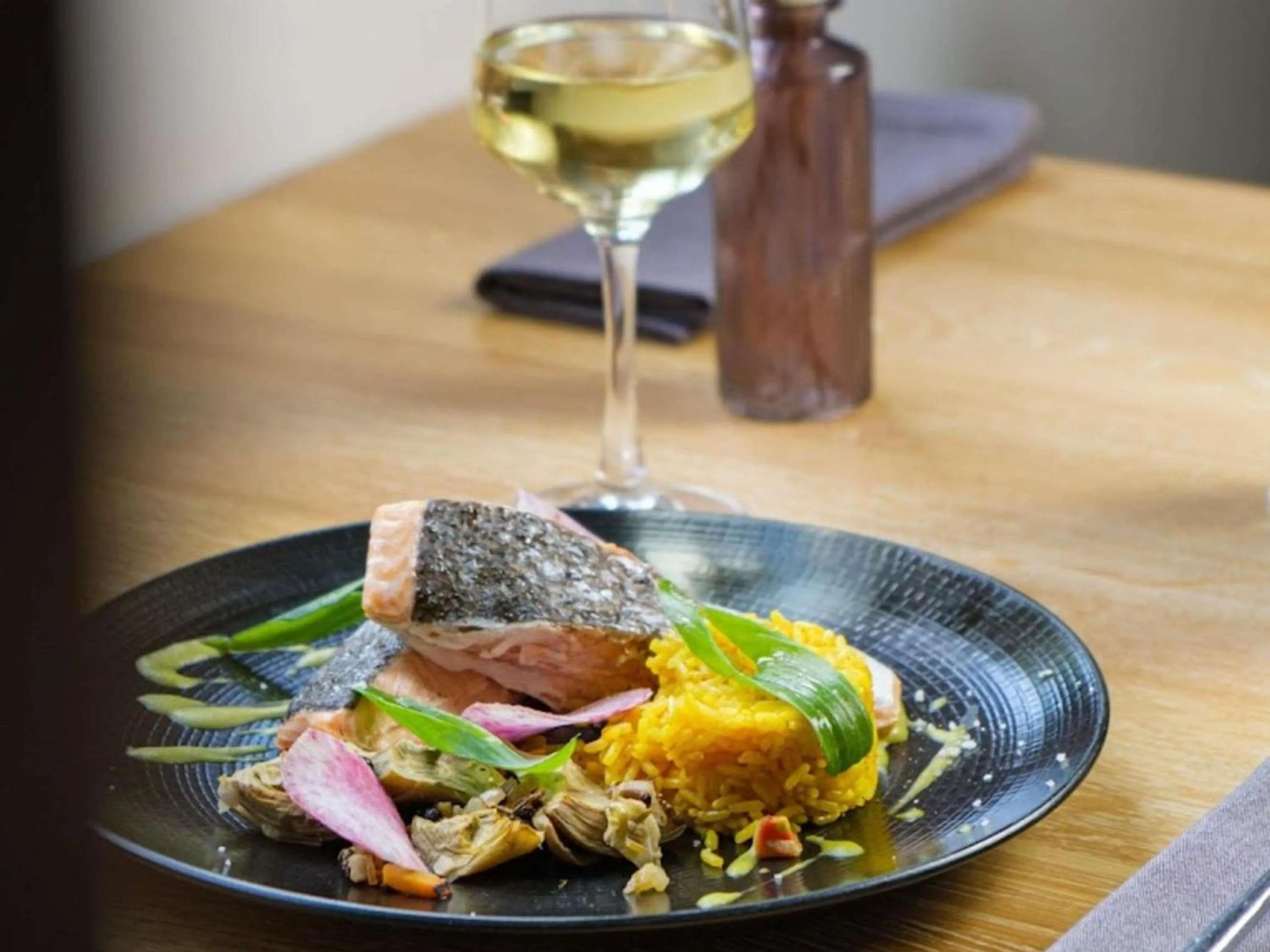 Restaurant/places to eat in AppartHotel Mercure Paris Boulogne