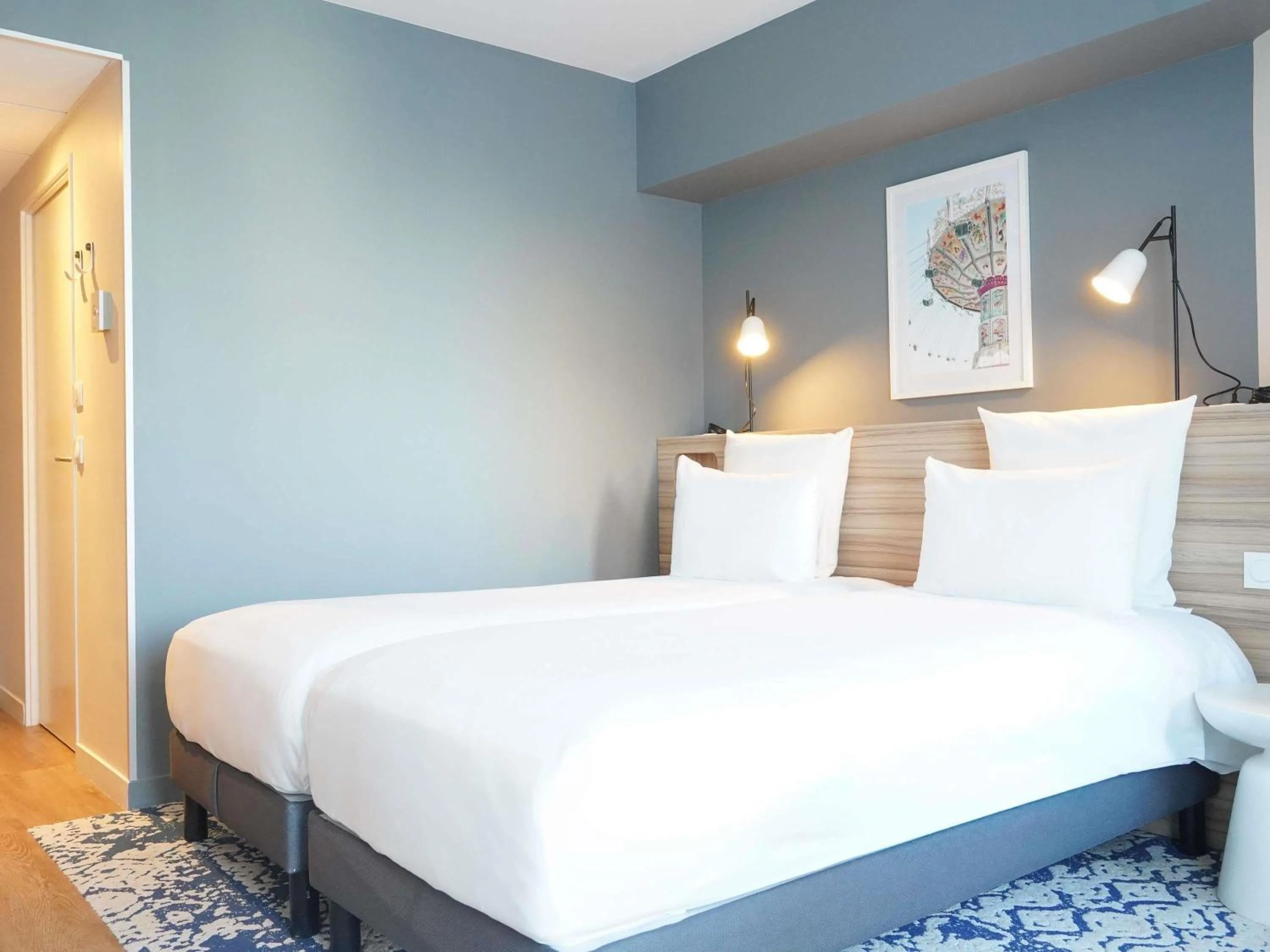 Bedroom, Bed in AppartHotel Mercure Paris Boulogne