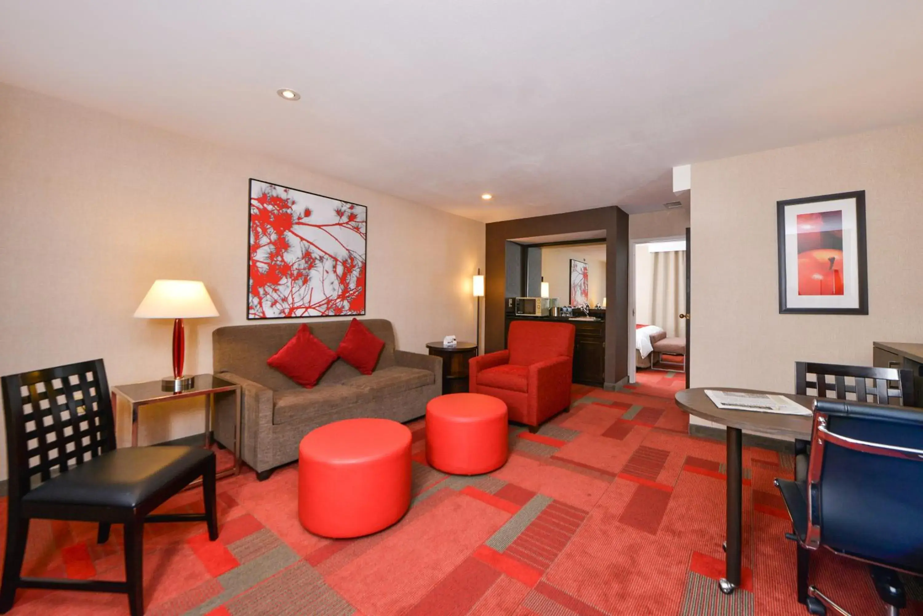 Living room, Seating Area in Radisson Hotel Madison