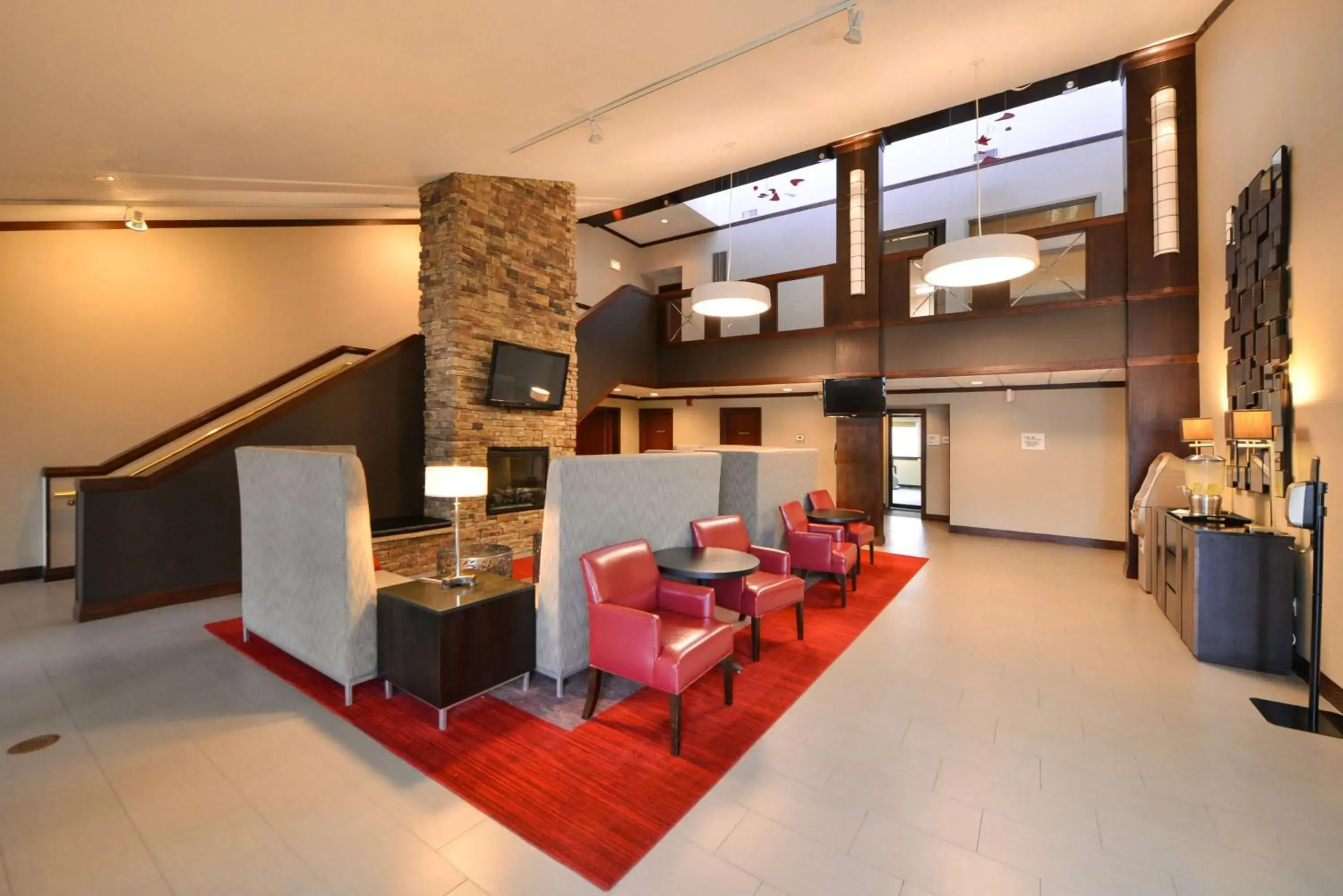 Lobby or reception, Seating Area in Radisson Hotel Madison