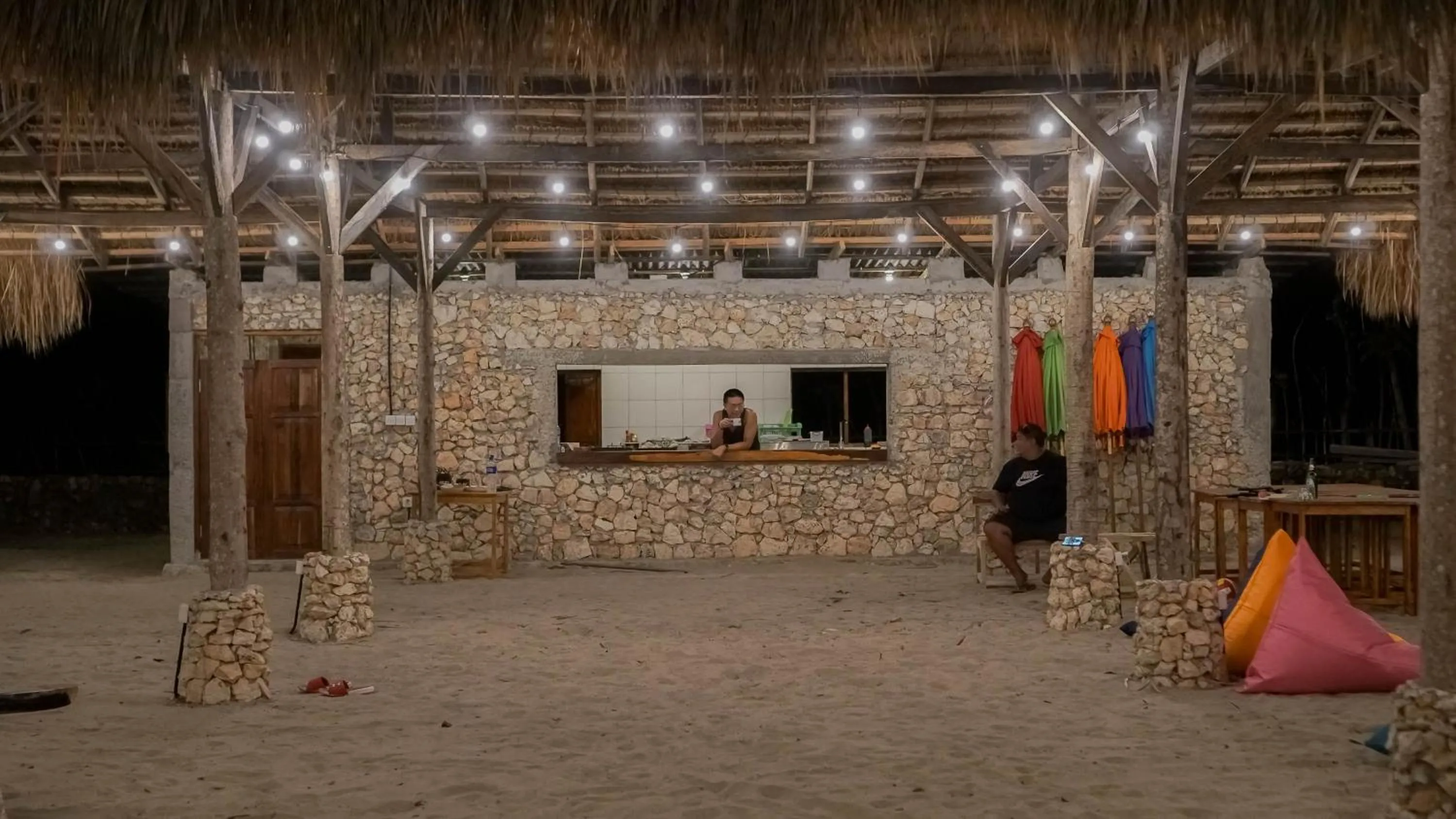 Restaurant/places to eat in Costa Beach Resort & Club