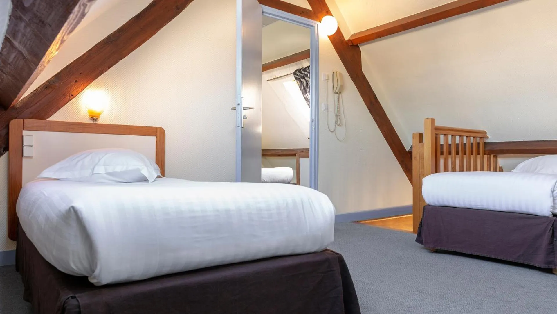 Bed in Les Bains de Mer Riviera Bretonne