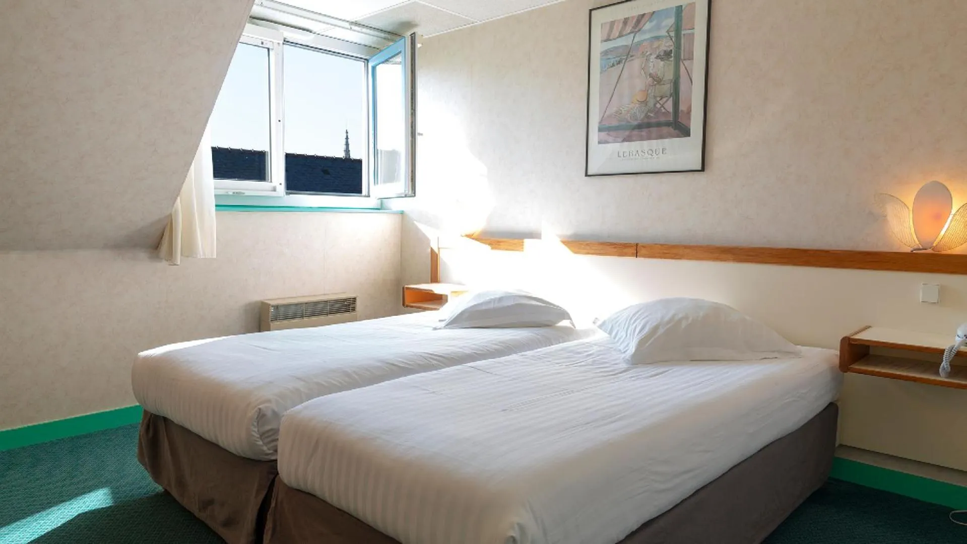 Bed in Les Bains de Mer Riviera Bretonne