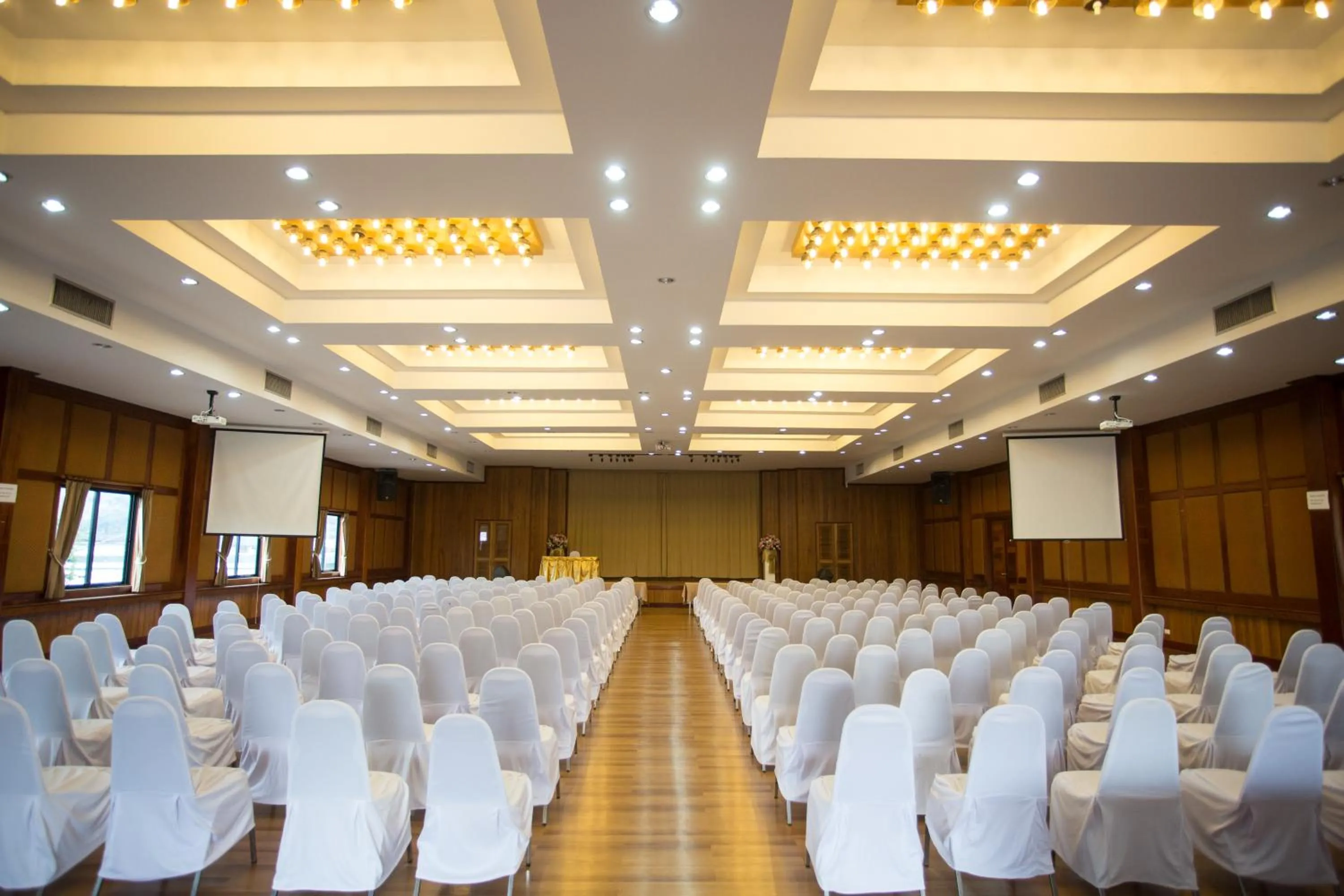 Meeting/conference room in 100 Islands Resort & Spa