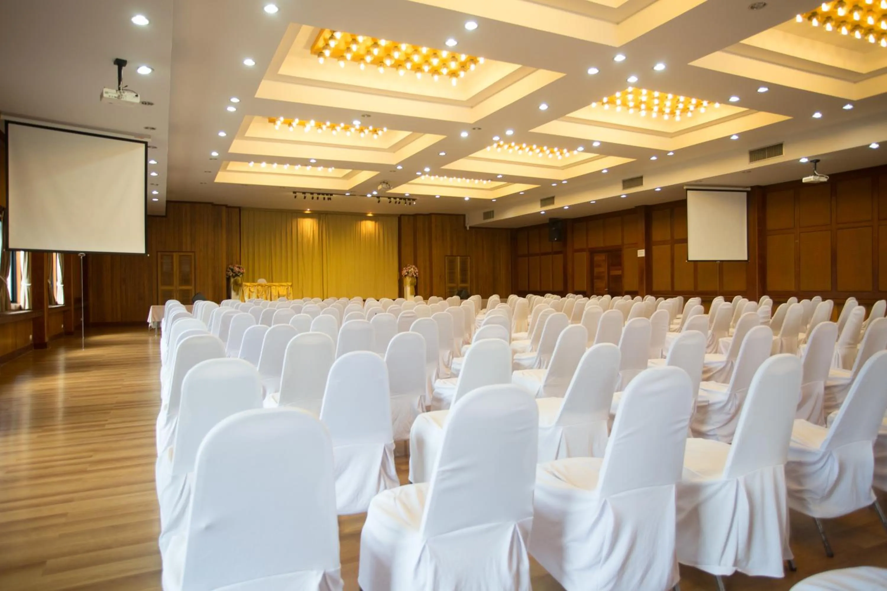 Meeting/conference room in 100 Islands Resort & Spa